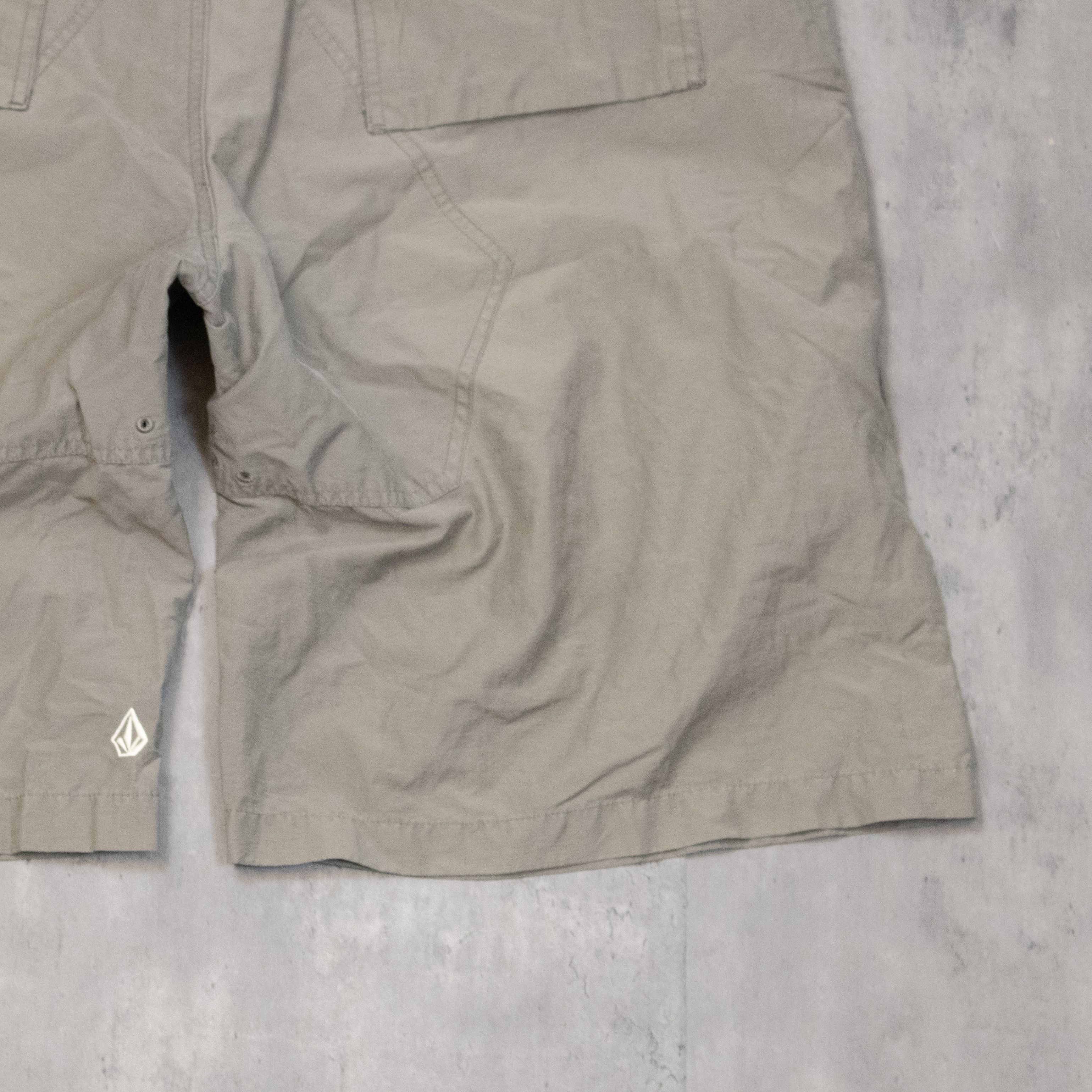 Volcom Y2K Volcom Baggy Cargo Olive Grey Baggy Relax Shorts Size US 36 / EU 52 - 8 Thumbnail