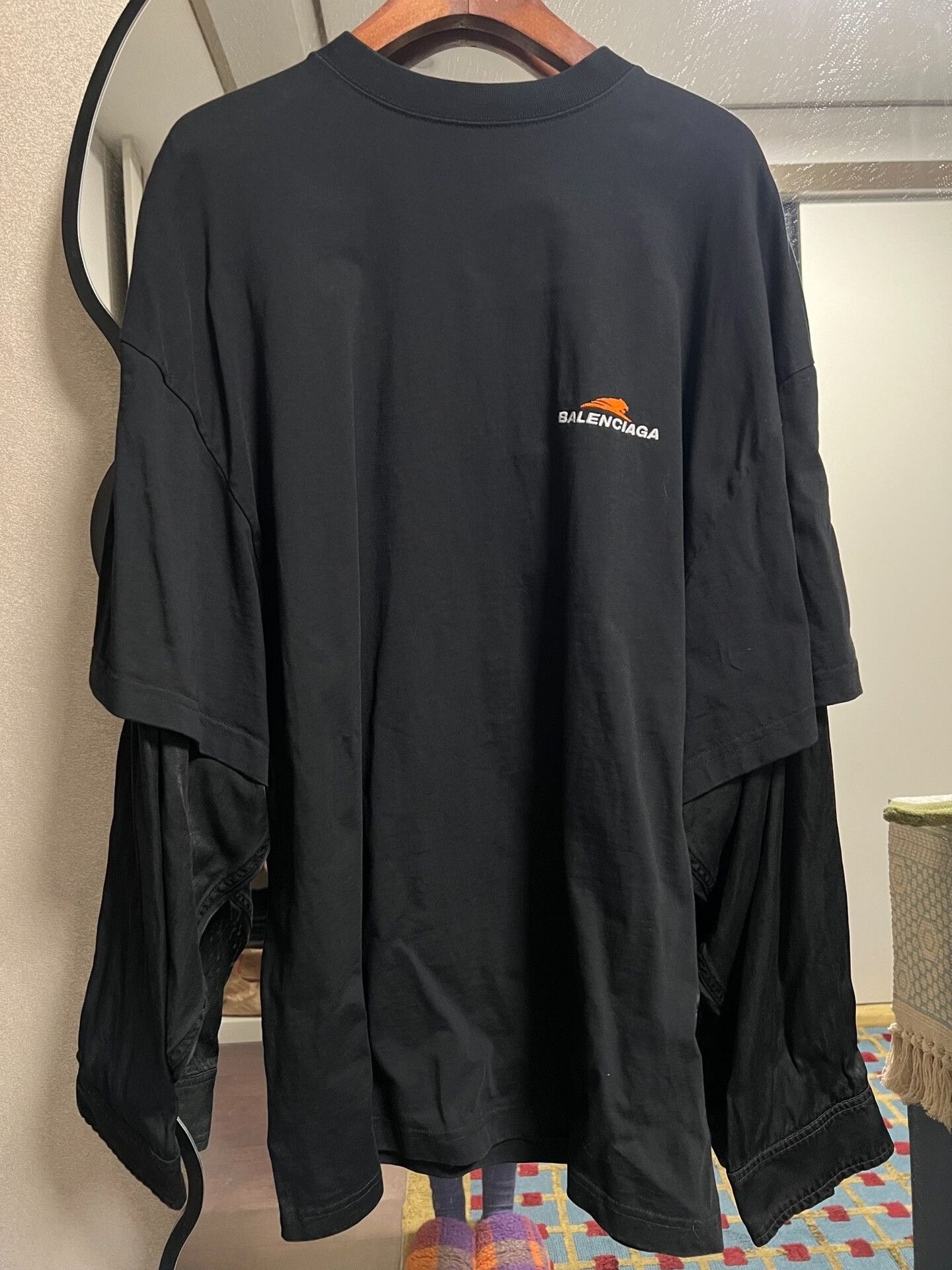Balenciaga balenciaga black logo long sleeve t-shirt Size US XS / EU 42 / 0 - 1 Thumbnail