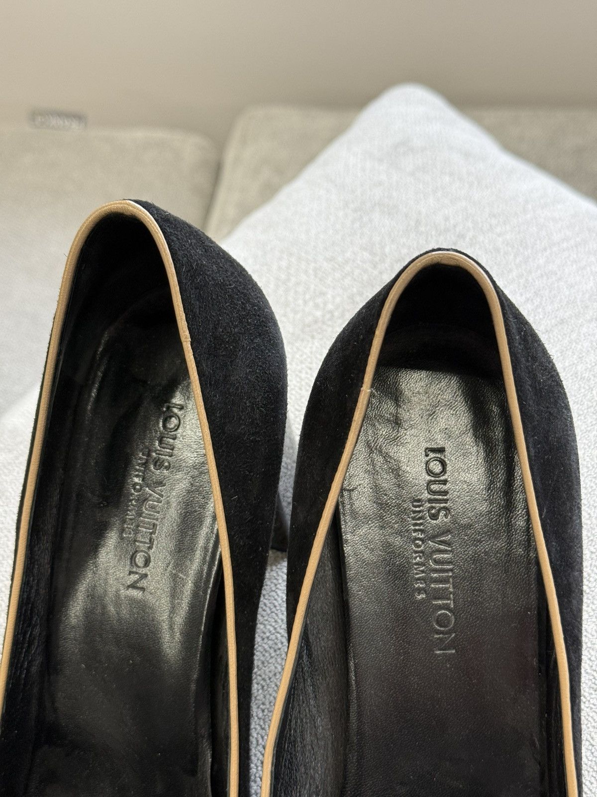 Louis Vuitton Louis Vuitton Pump Suede Uniform Shoes Size 40 Size US 10 / IT 40 - 4 Thumbnail