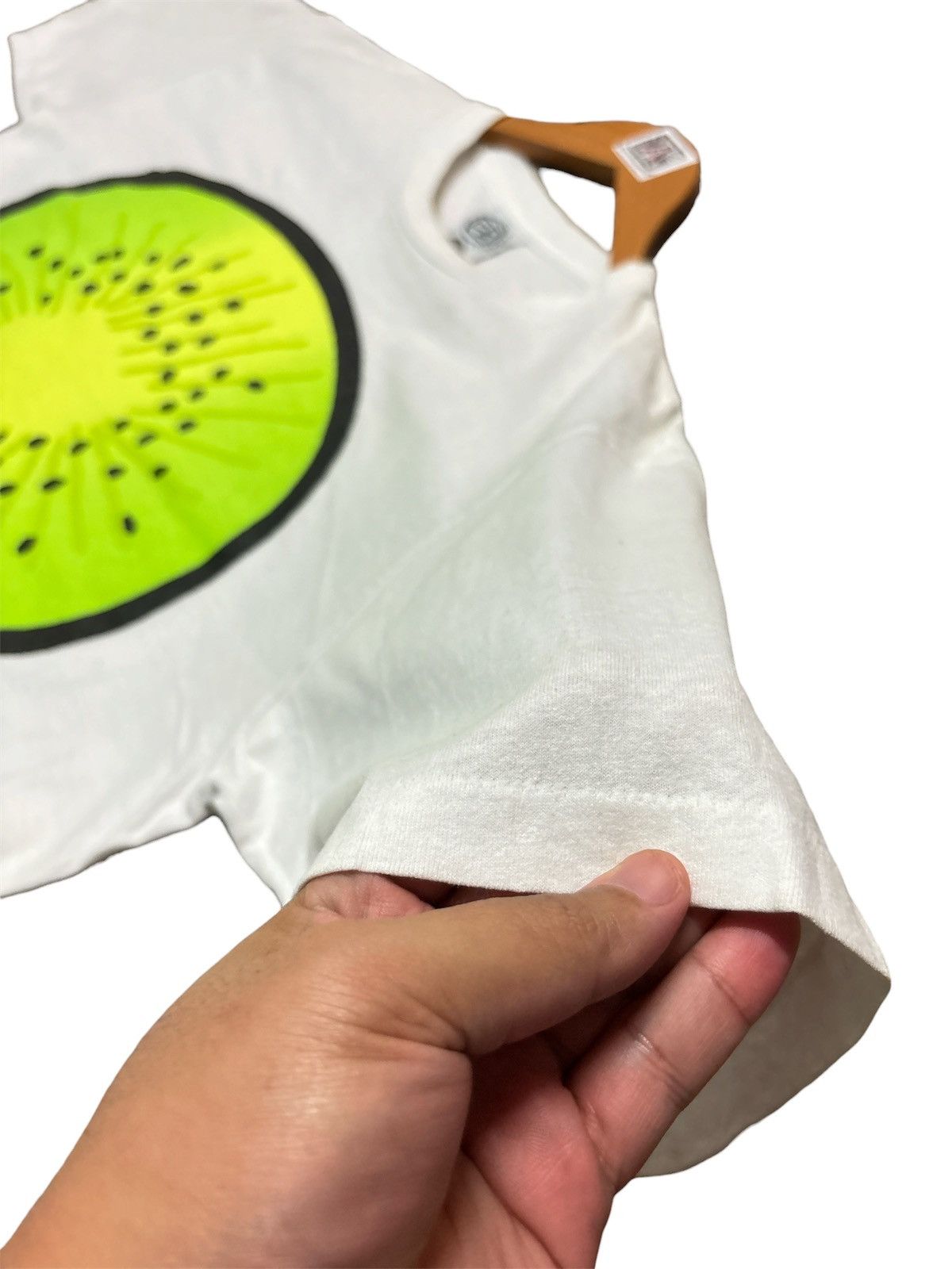 Vintage ‼️RARE‼️VINTAGE 90S GRAVITY GRAPHICS “KIWI FRUIT” TSHIRT TEE💥 Size US L / EU 52-54 / 3 - 10 Thumbnail