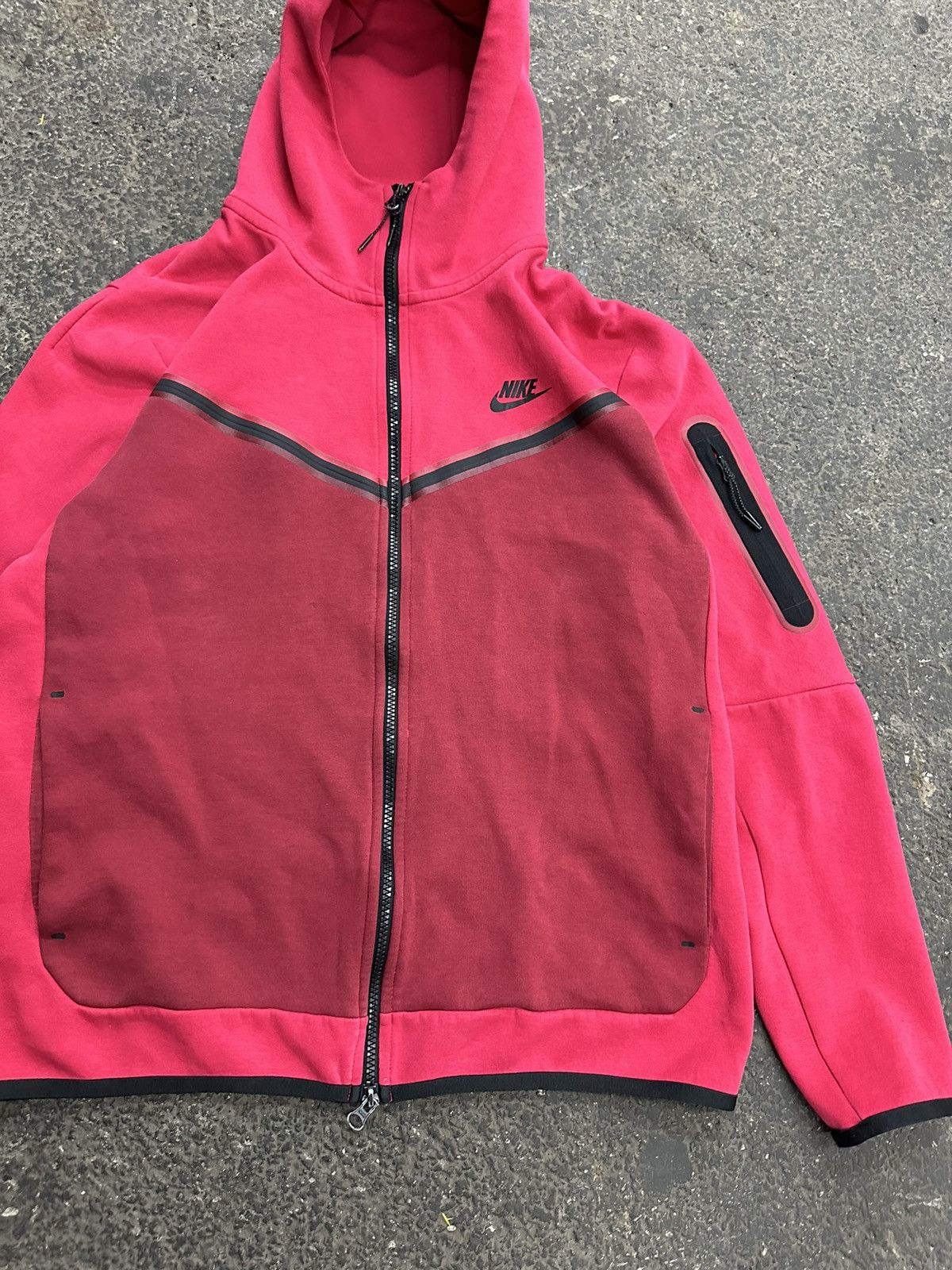 Vintage Nike tech very berry black full zip hoodie Size US L / EU 52-54 / 3 - 4 Thumbnail