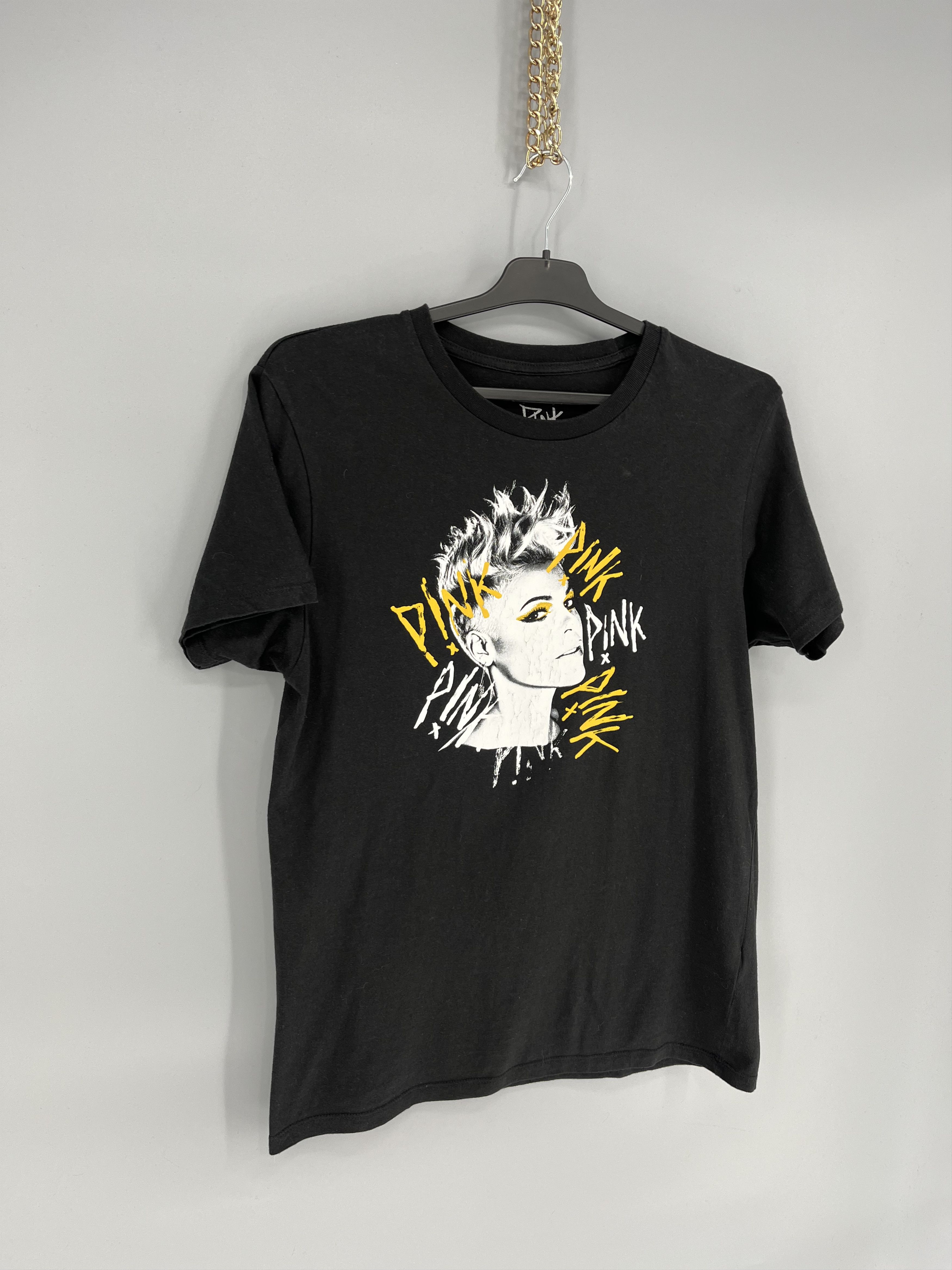Pink × Vintage Vintage Y2K Pink Fun House Tour American Singer Artist Tee Size US M / EU 48-50 / 2 - 2 Thumbnail