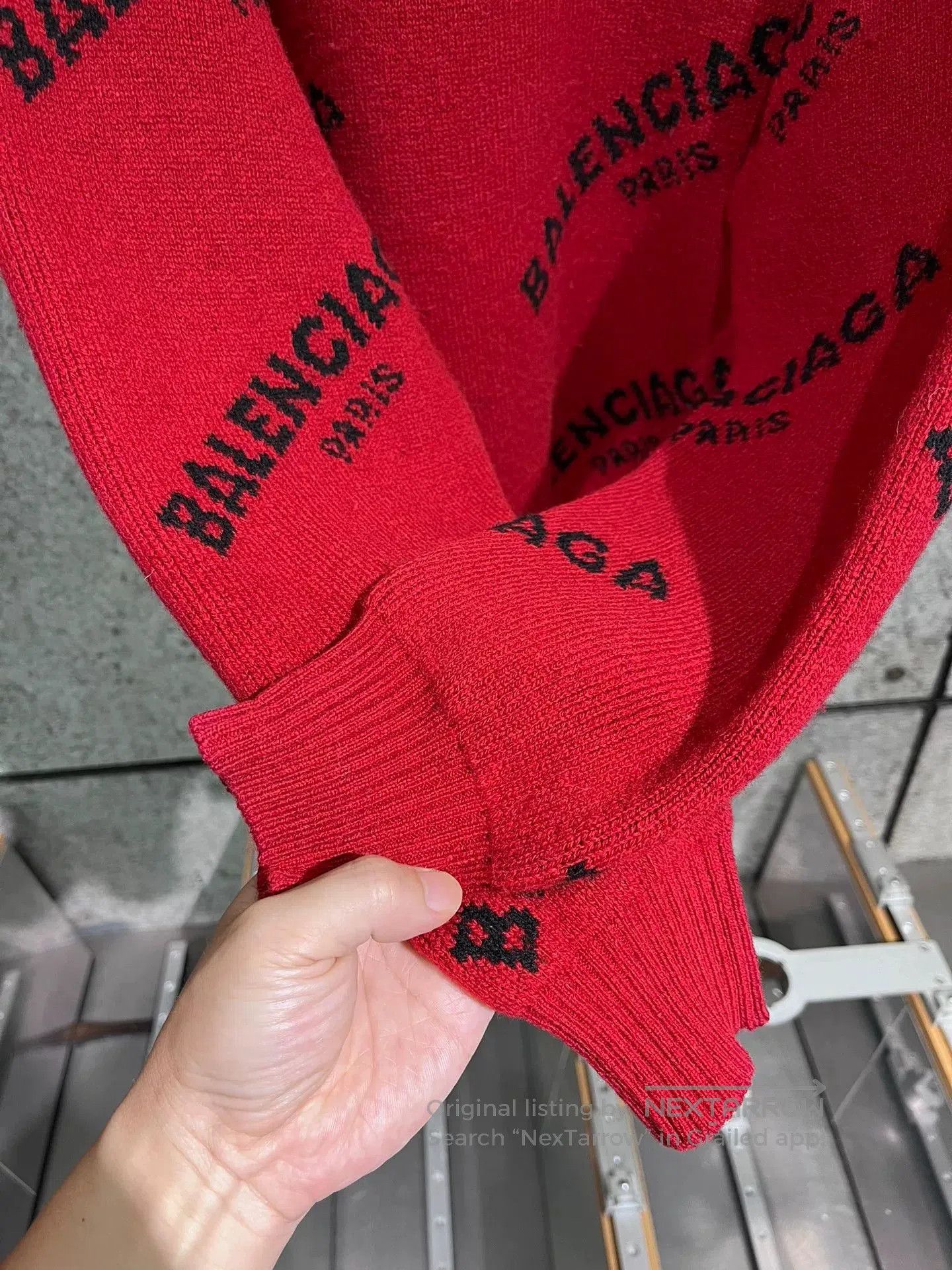 Balenciaga Balenciaga Red Letter Sweater Size 34. Size XXS / US 00 / IT 34 - 3 Thumbnail