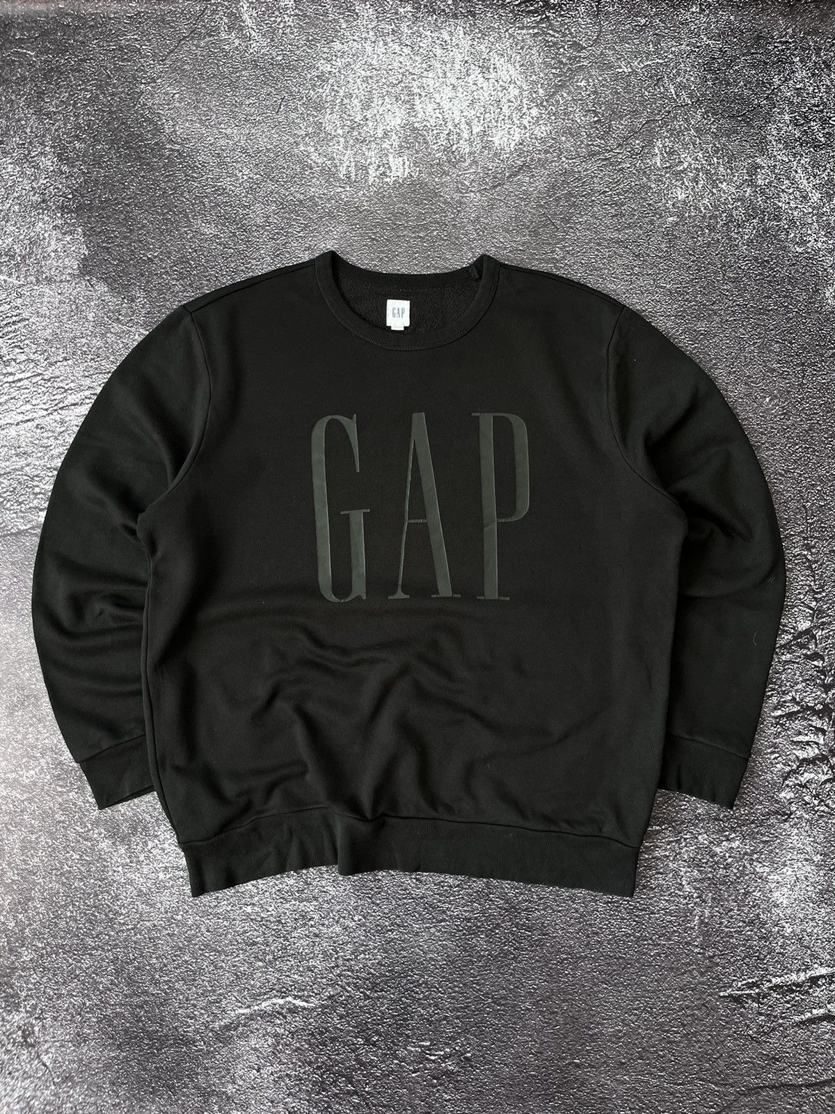 Gap VINTAGE ALL BLACK "GAP" BIG LOGO SWEATSHIRT Size US XL / EU 56 / 4 - 1 Thumbnail
