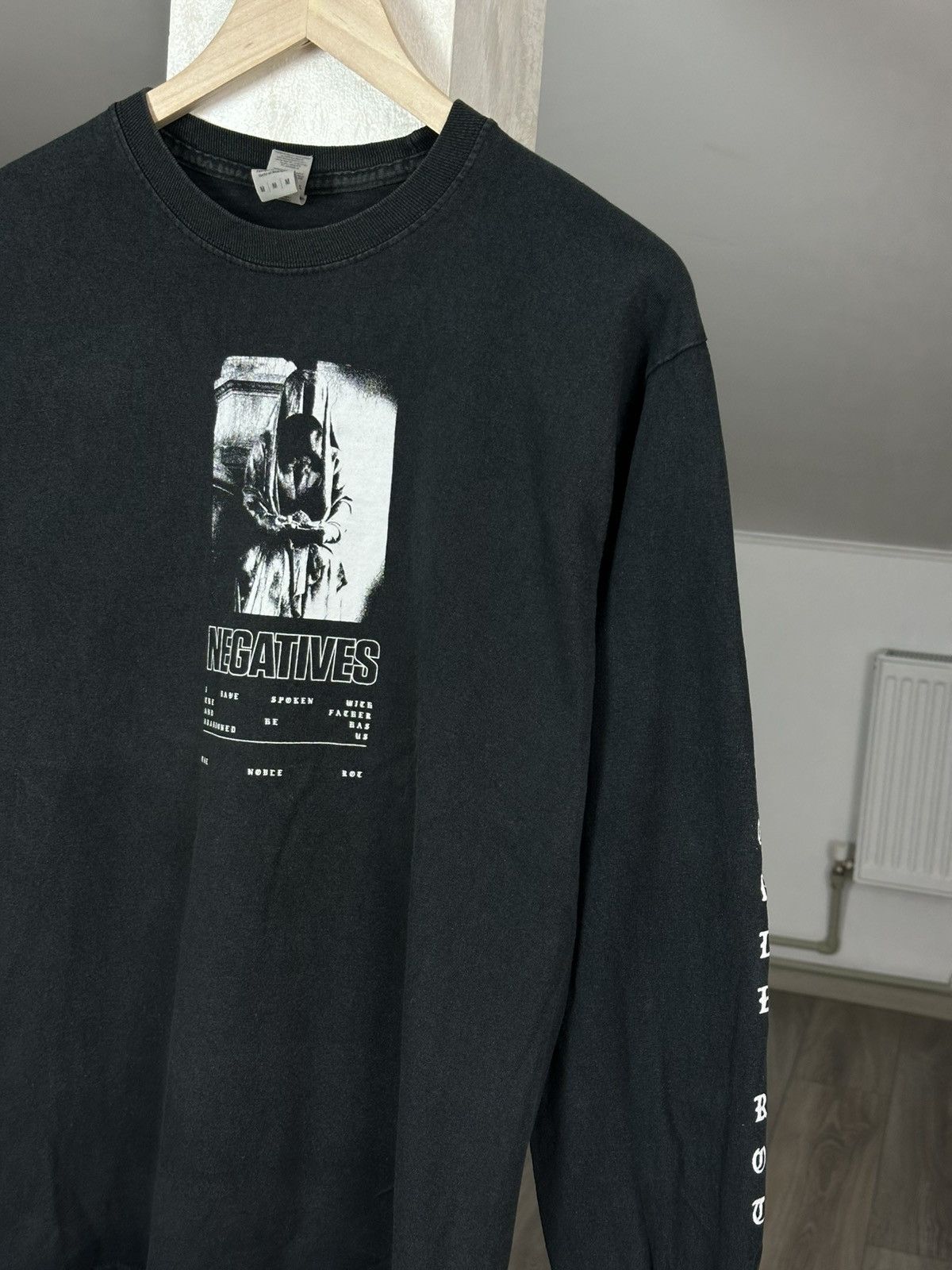 Band Tees NEGATIVES Rock Band T-Shirt Y2K Size US M / EU 48-50 / 2 - 3 Thumbnail