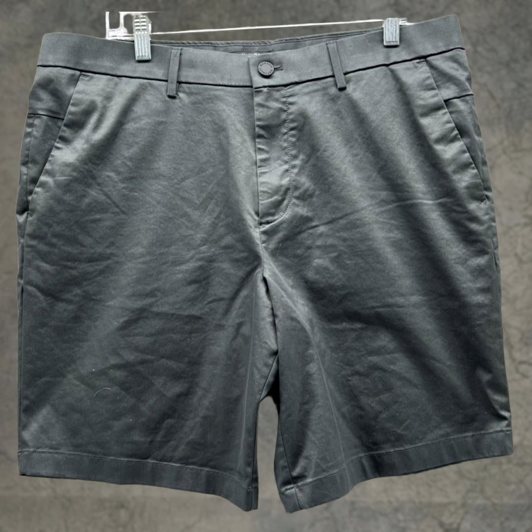 Banana Republic Banana Republic Shorts Mens 36 Gray Men Adult Aiden Chino Flat Front Cotton Casual Size US 36 / EU 52 - 1 Thumbnail
