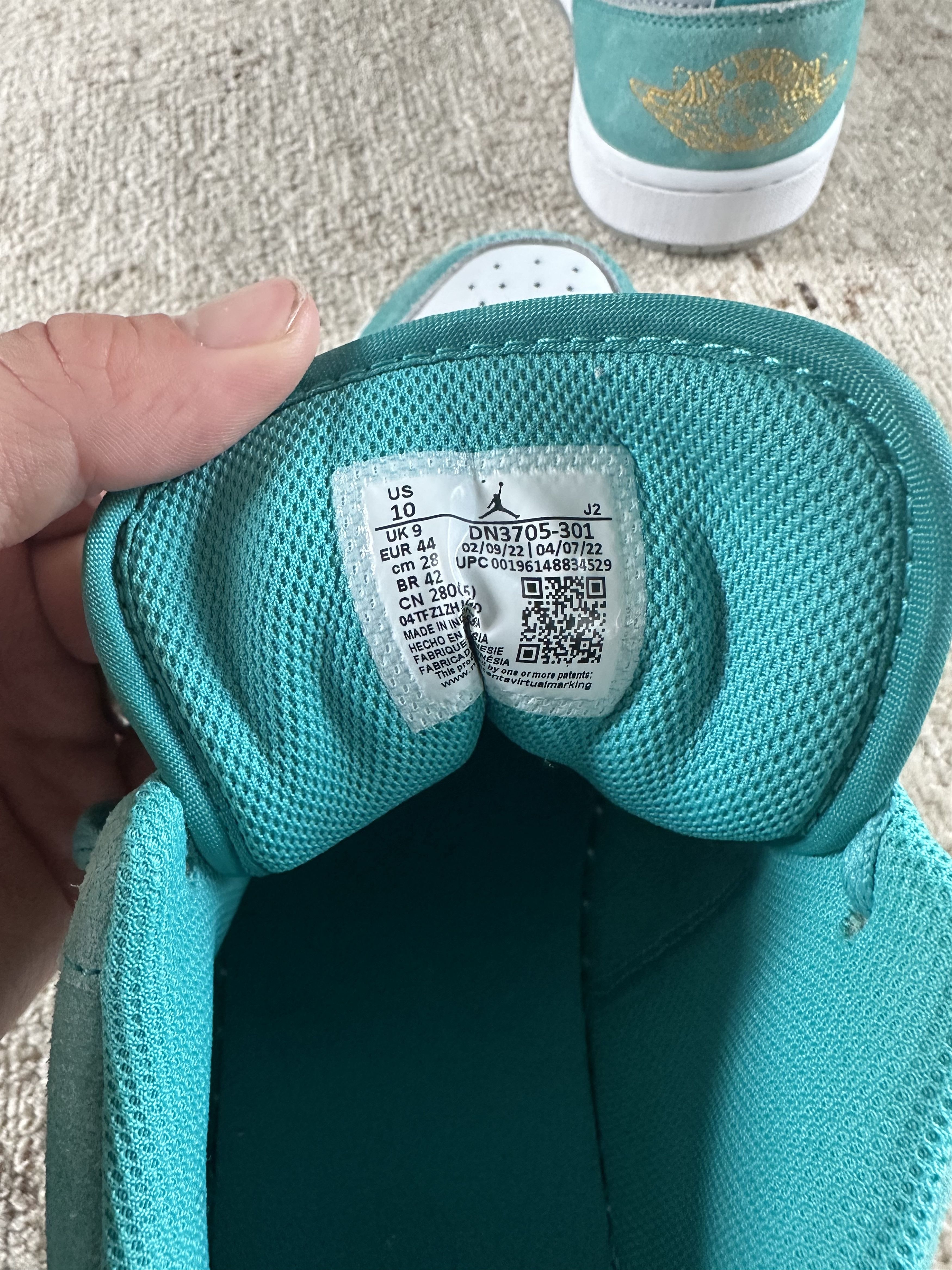 Nike Air Jordan 1 Low 'New Emerald' Size US 10 / EU 43 - 12 Thumbnail