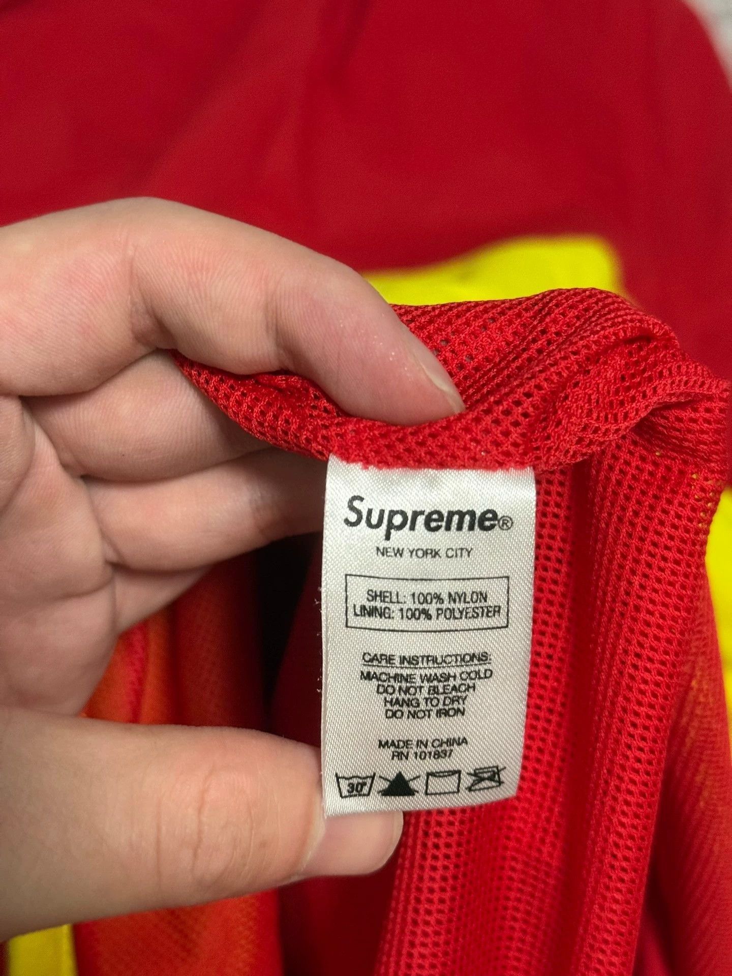 Supreme Red Colorblock Light Jacket XL Size US XL / EU 56 / 4 - 5 Thumbnail