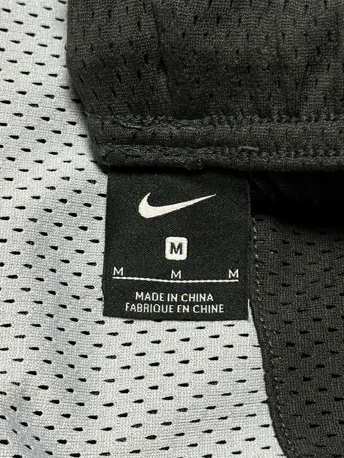 Nike Vintage Nike Basketball Shorts Size US 32 / EU 48 - 8 Thumbnail