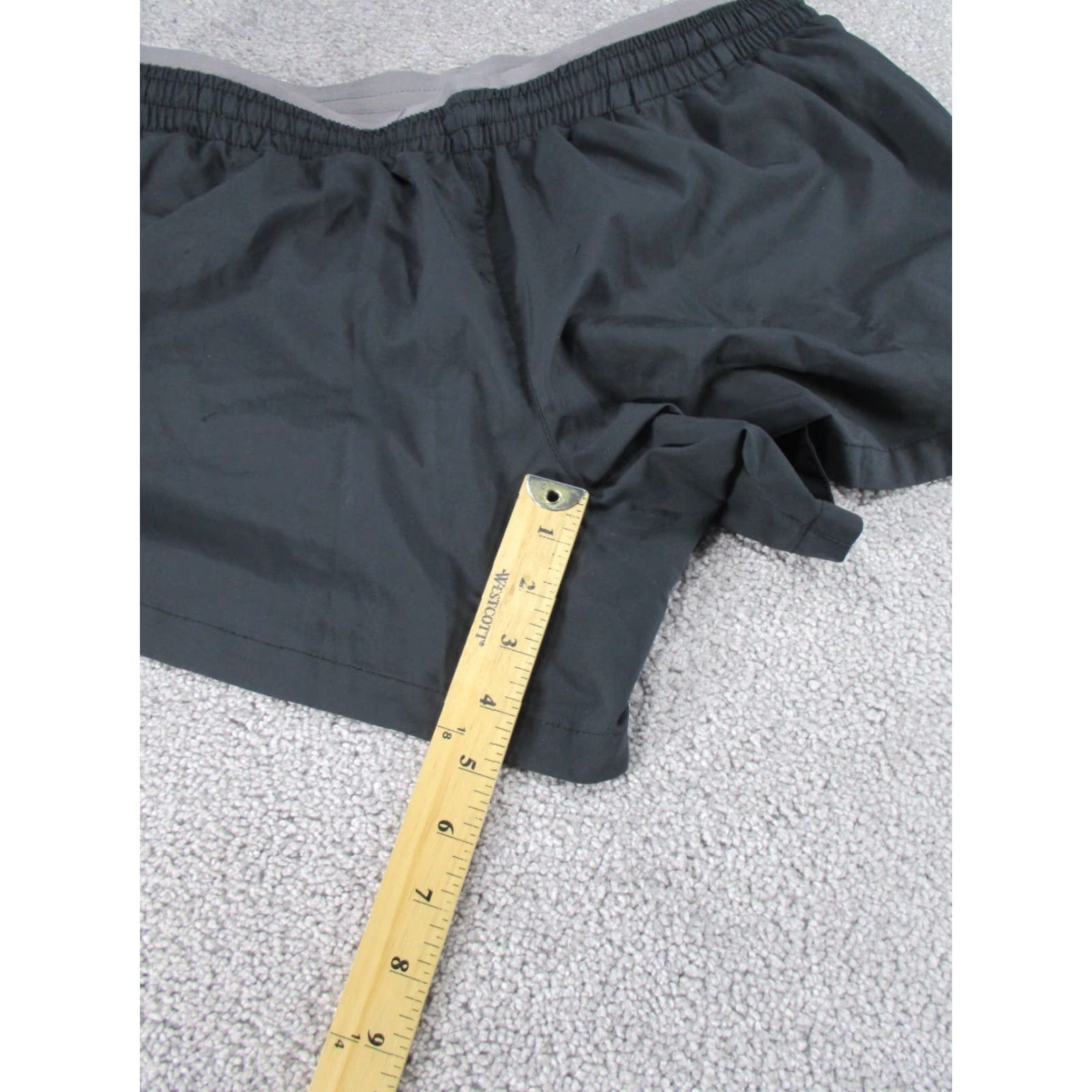 Nike VINTAGE Nike Running Shorts Womens Medium Dri Fit Black Lightweight Size 32" / US 10 / IT 46 - 7 Thumbnail