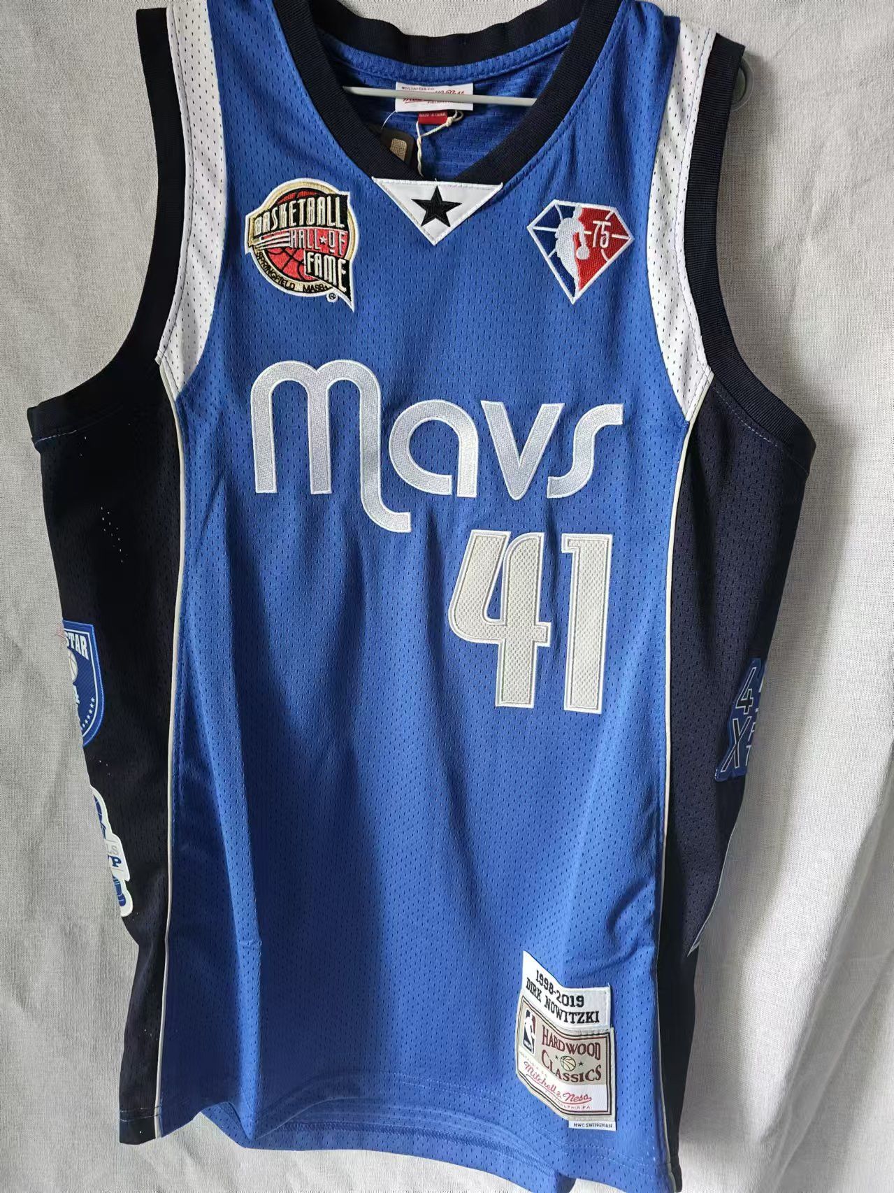 NBA Dallas Mavericks 41 Dirk Nowitzki Jersey Size US M / EU 48-50 / 2 - 1 Thumbnail
