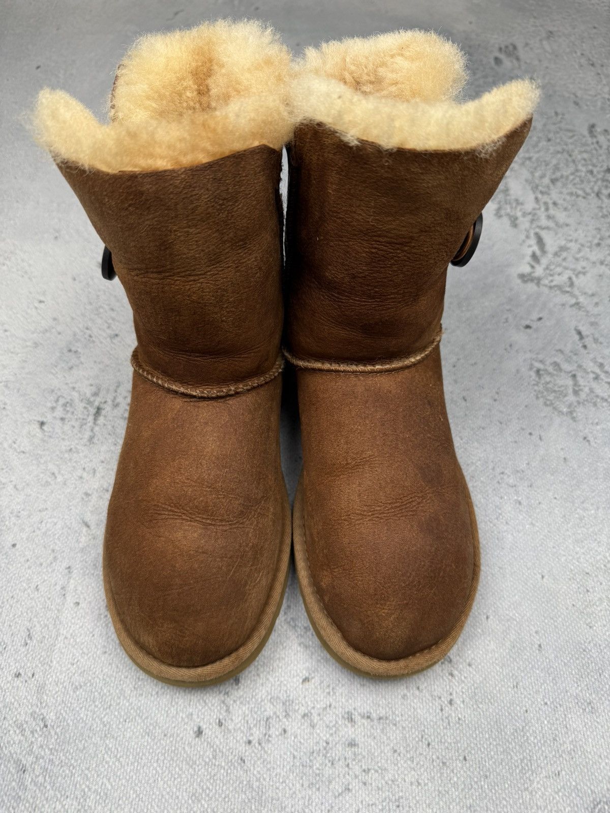 Ugg UGG Australia Bailey Button Short Chestnut Sheepskin Boots Size US 6 / IT 36 - 3 Thumbnail