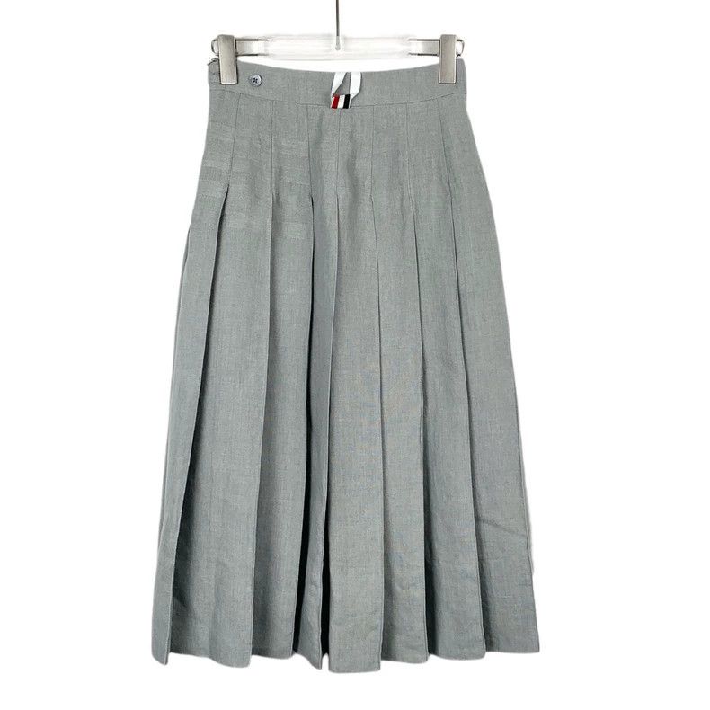 Thom Browne Thom Browne Gray classic four-bar half-length wool pleated Size 25" / US 0 / IT 36 - 2 Thumbnail