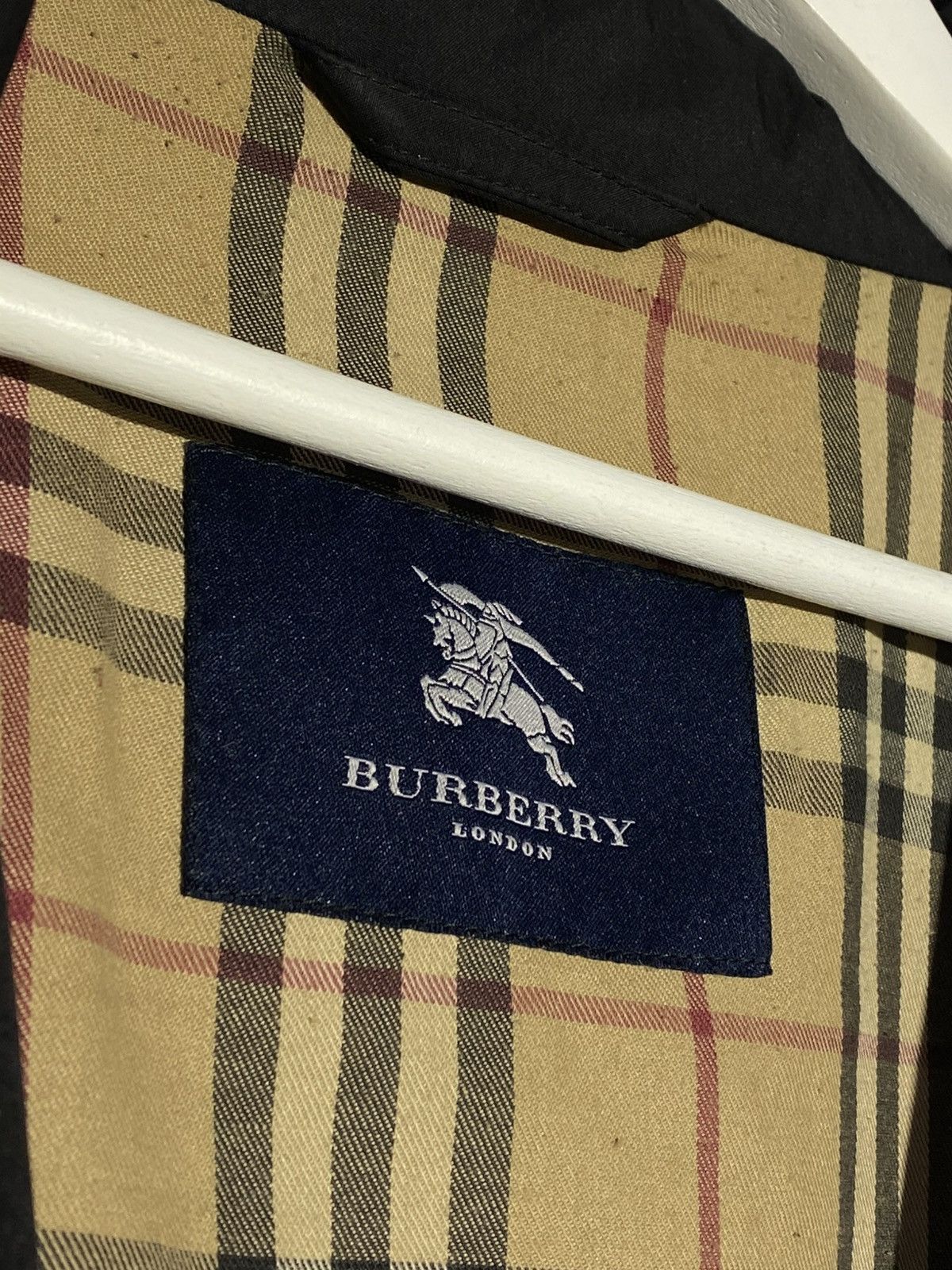 Burberry Burberry London Check Lined Black Coat Jacket Size US M / EU 48-50 / 2 - 13 Thumbnail