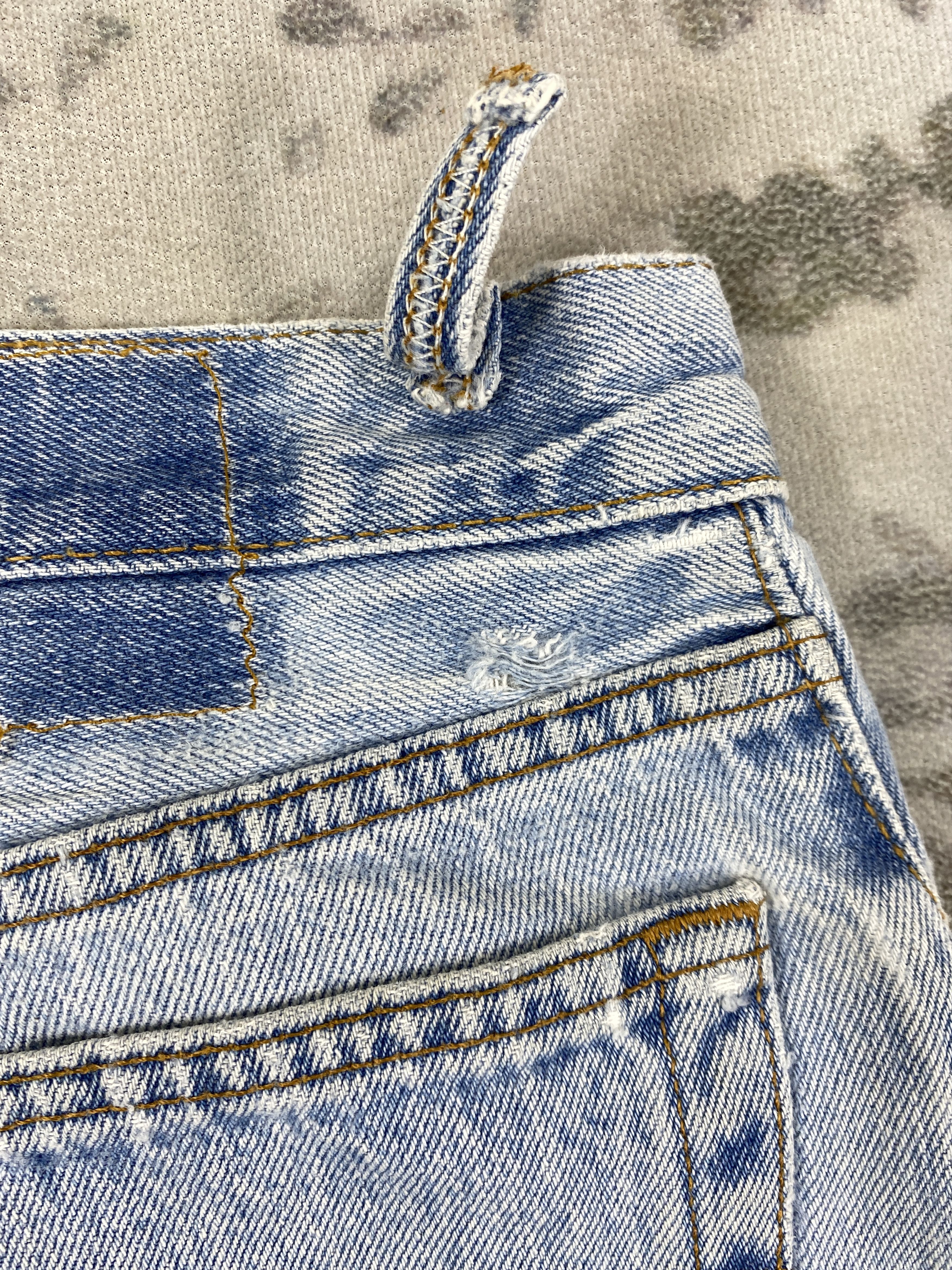 Levi's 90's Light Blue Wash Vintage Levi's 501 USA 25x28 -JN1598 Size US 26 / EU 42 - 13 Thumbnail