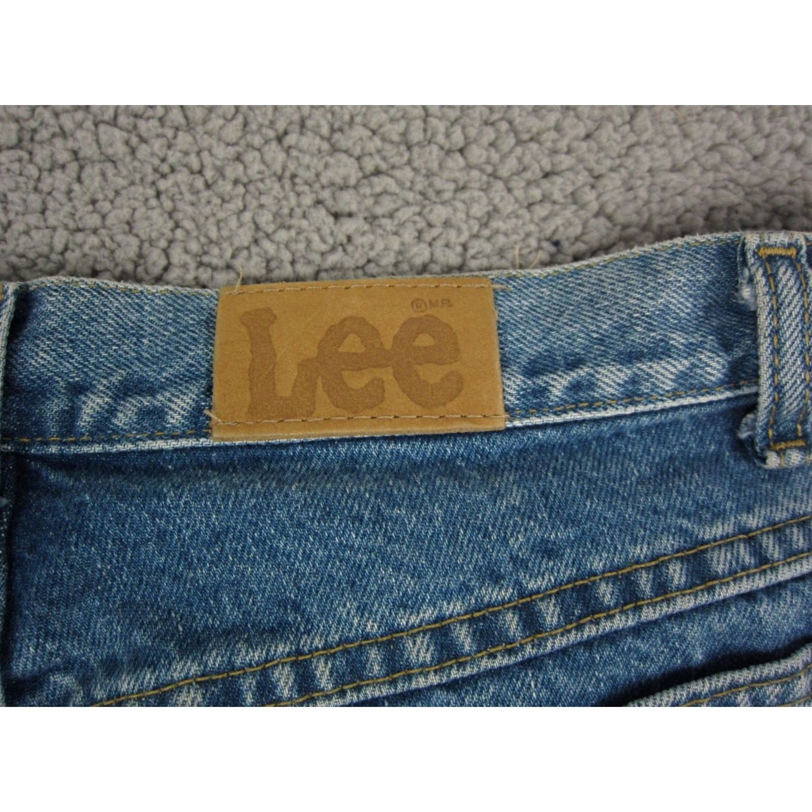 Lee Vintage Lee Jeans Womens 16 Blue 31 x 33 Lightwash Tapered Riders Made in USA Jeans Women 90s USA Men? (Error) Size 38" / US 16 / IT 52 - 4 Thumbnail