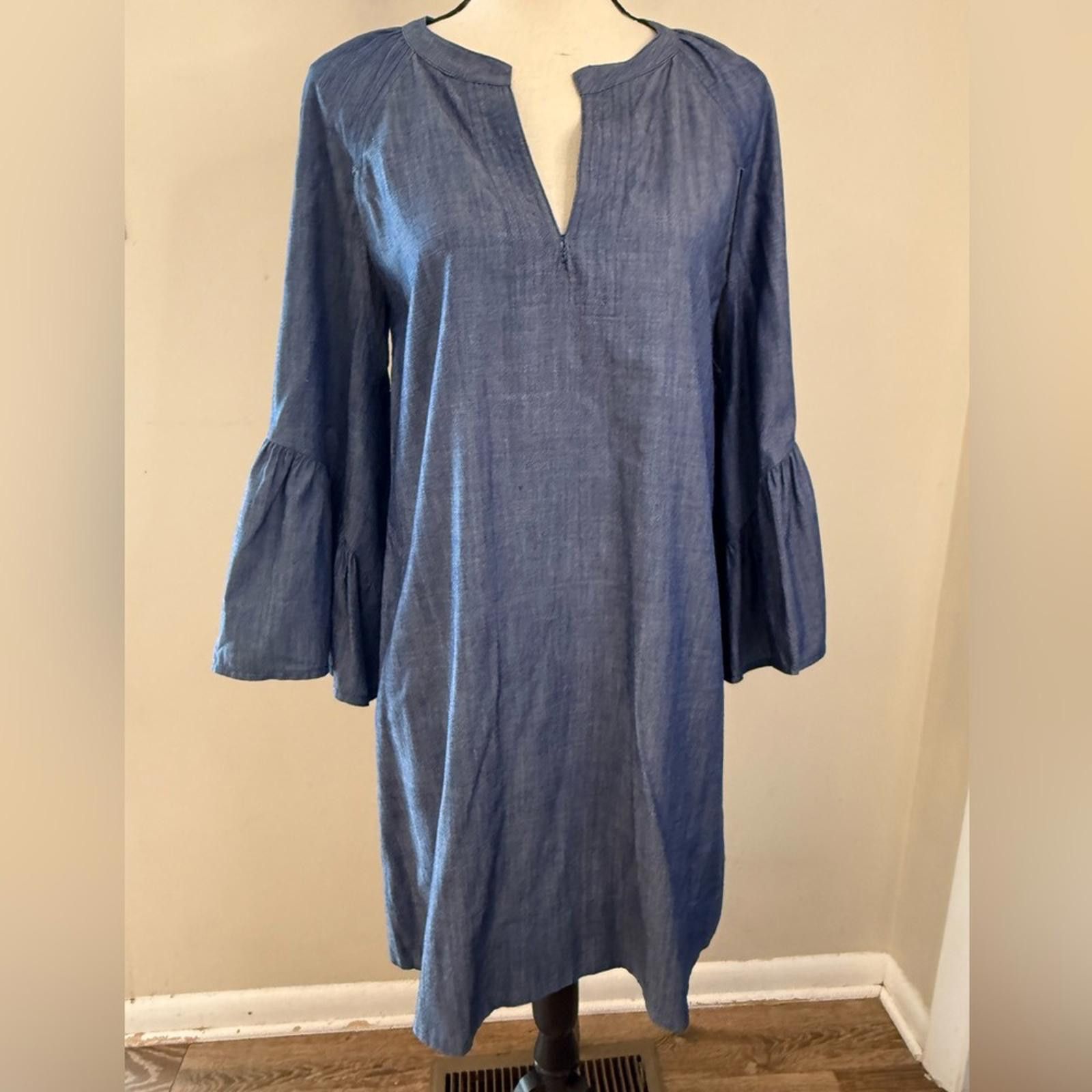 Bcbgmaxazria BCBGMAxazria denim midi shift dress crop bell sleeves SZ XS Size XS / US 0-2 / IT 36-38 - 1 Thumbnail