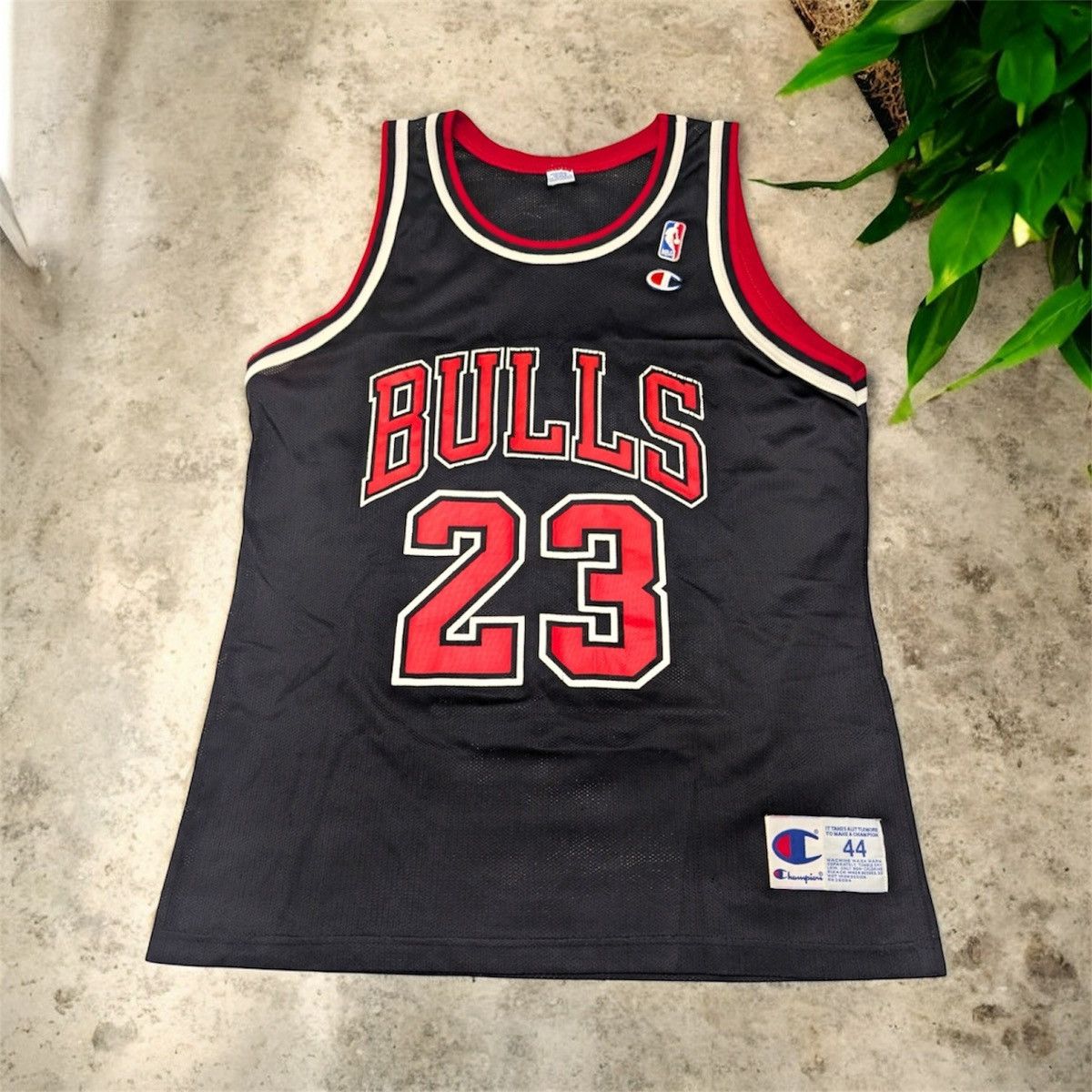 Champion Michael Jordan OG Basketball Away Black NBA bulls jersey vtg Size US XS / EU 42 / 0 - 1 Thumbnail