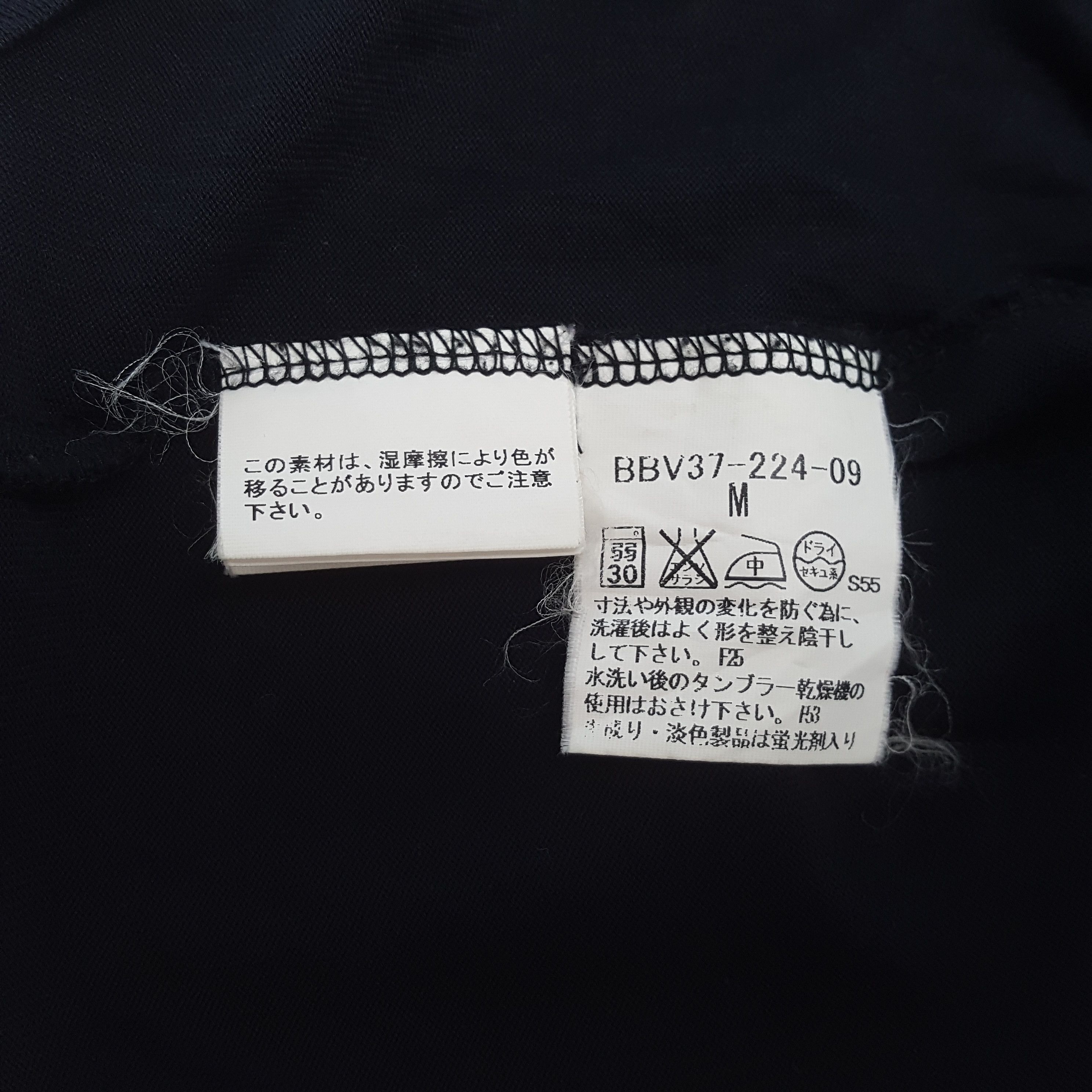 Burberry Vintage Burberry London Fashion Brand T-Shirt C312N65 Size US L / EU 52-54 / 3 - 5 Thumbnail
