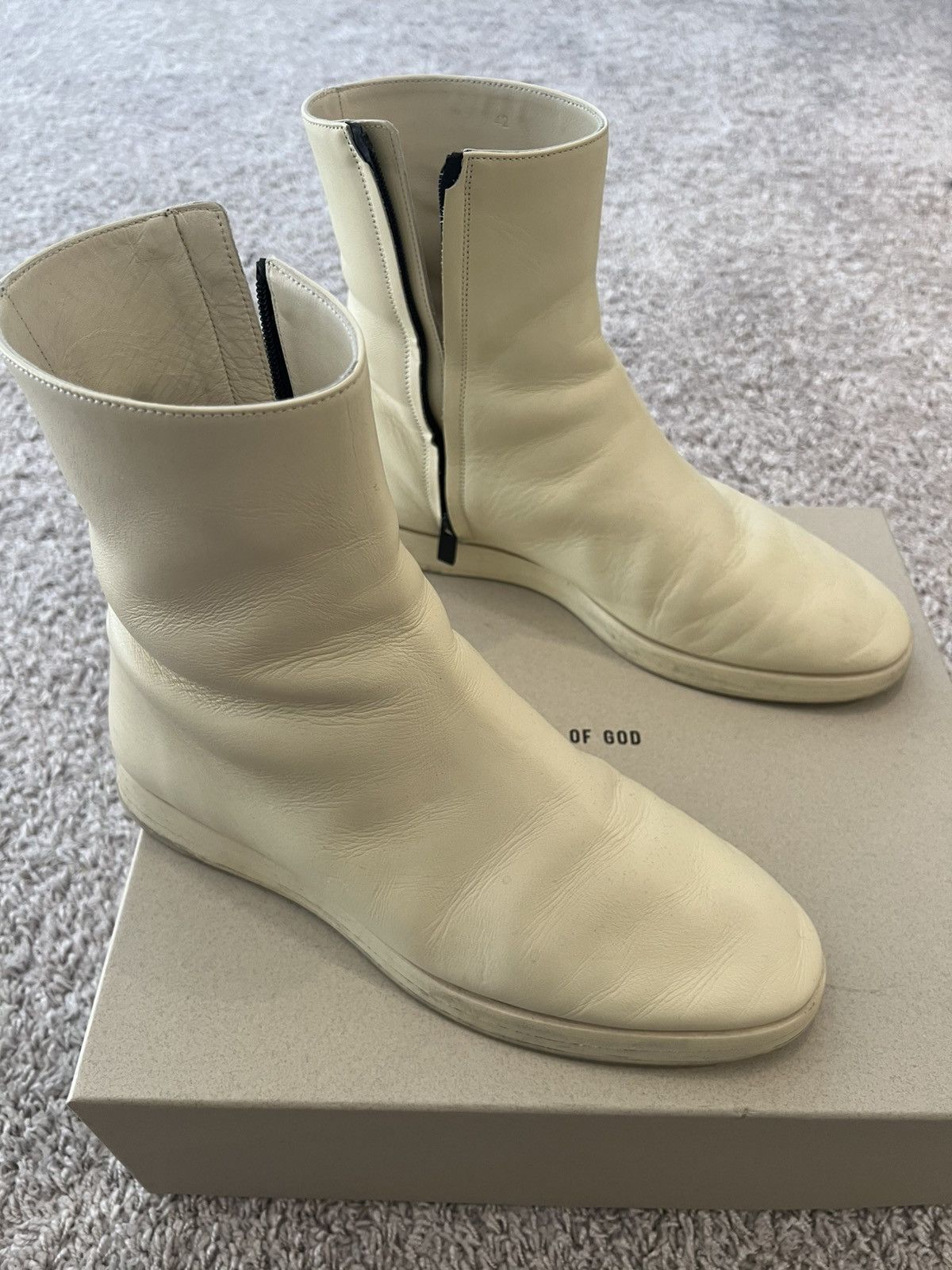 Fear of God Fear of God Mule Hi Boot in Cream with Original Box SSENSE Size US 10.5 / EU 43-44 - 1 Thumbnail
