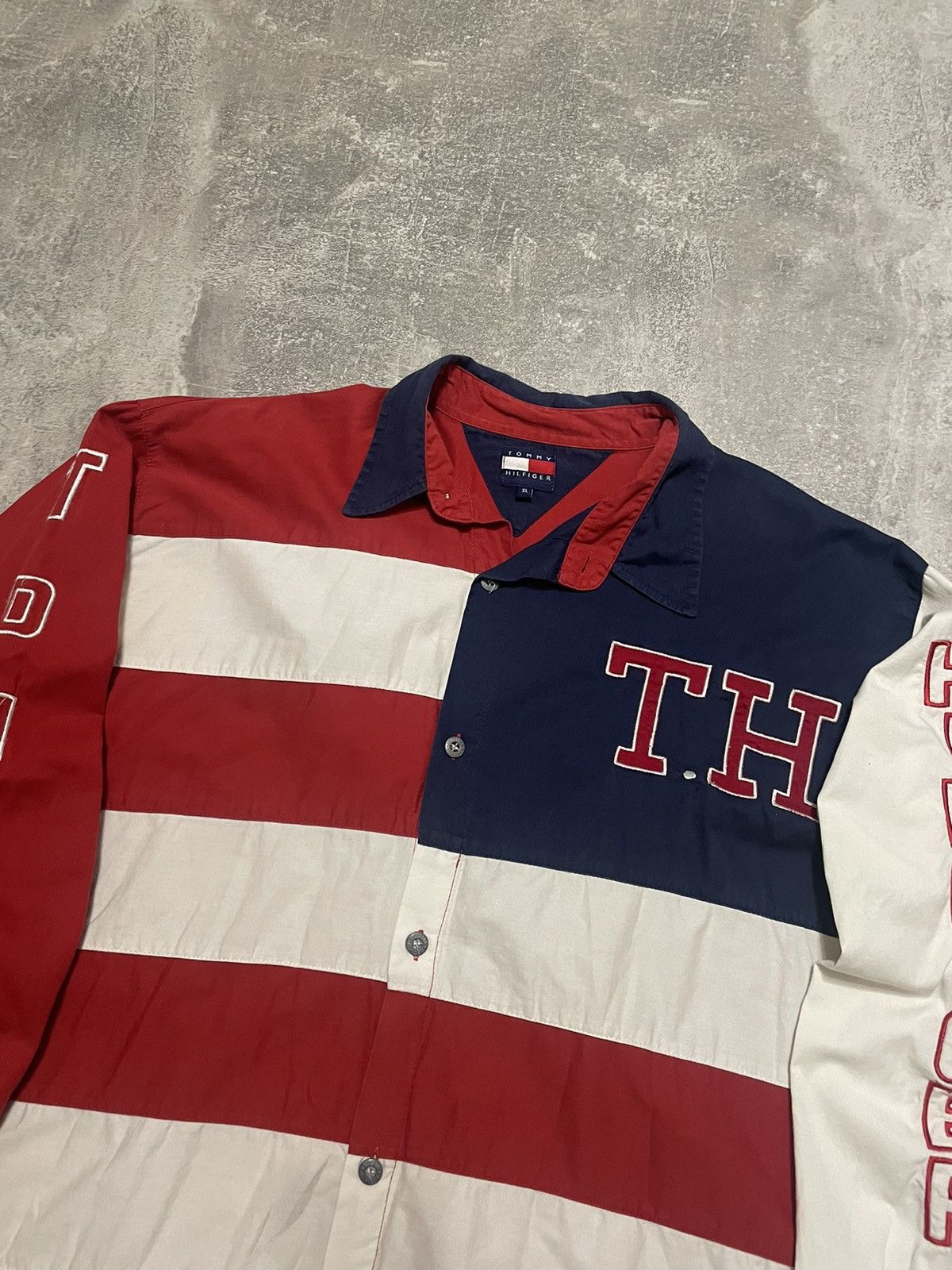 Other Vintage Tommy Hilfiger USA Flag Button Up Shirt Size US XL / EU 56 / 4 - 2 Thumbnail