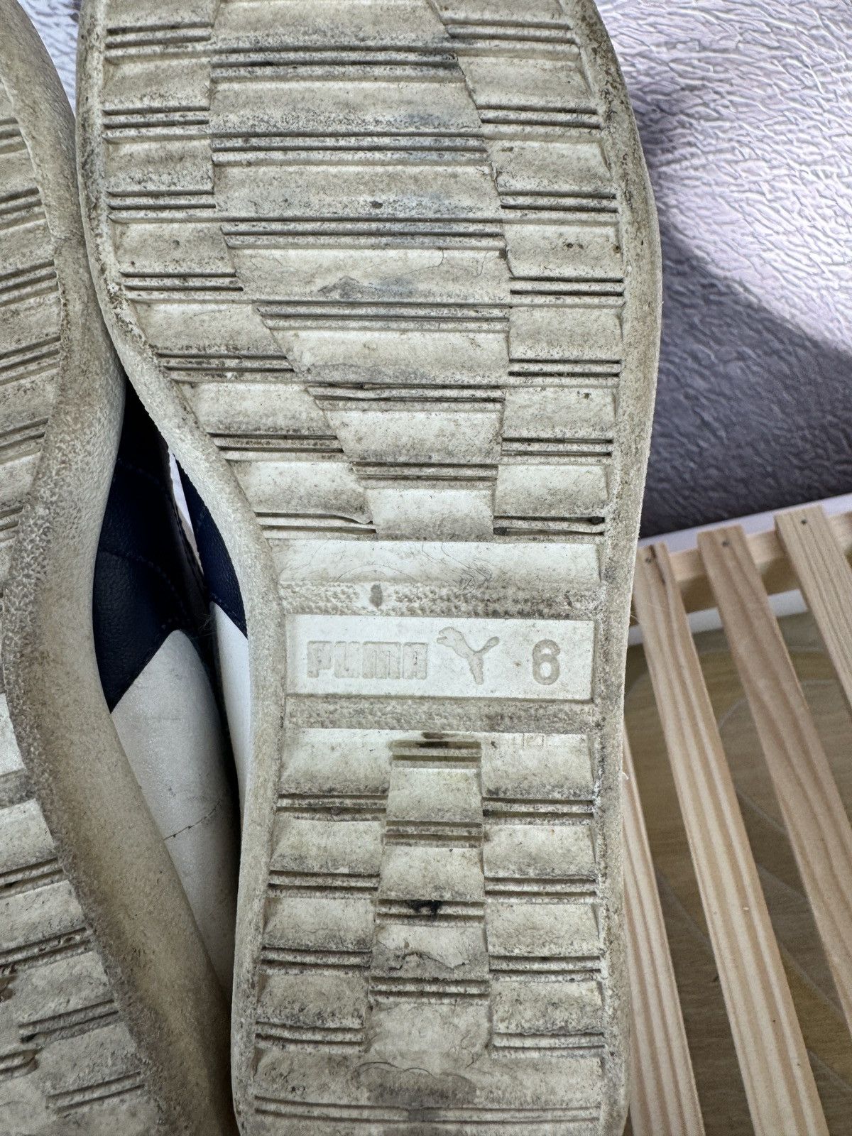Puma Puma Top Winner sz 6 vintage white leather low top sneakers Size US 7 / EU 40 - 10 Thumbnail