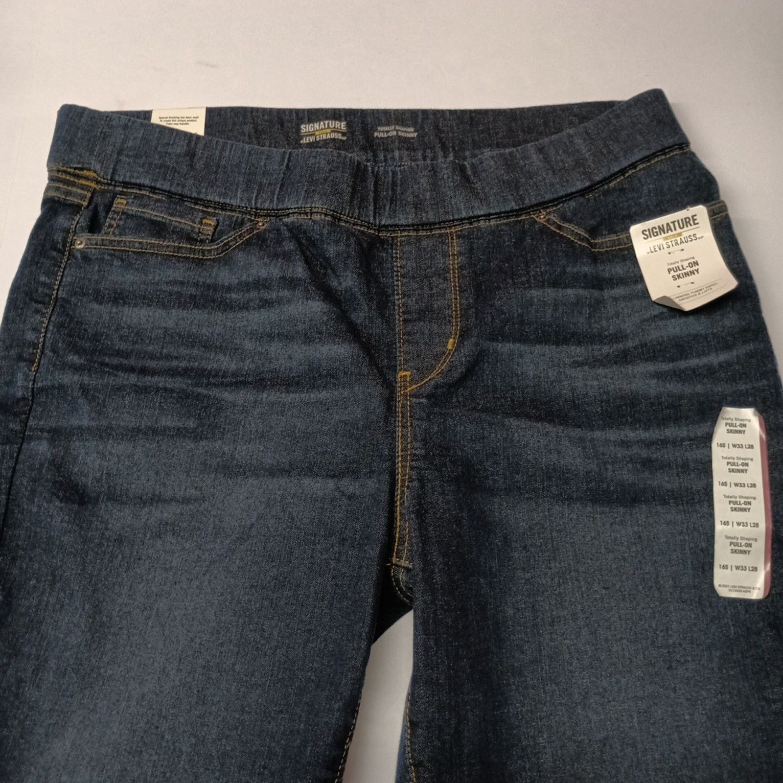 Levi's Levi Strauss Shaping Pull-On Skinny Jeans Size 16S 33x28 Size 38" / US 16 / IT 52 - 4 Thumbnail