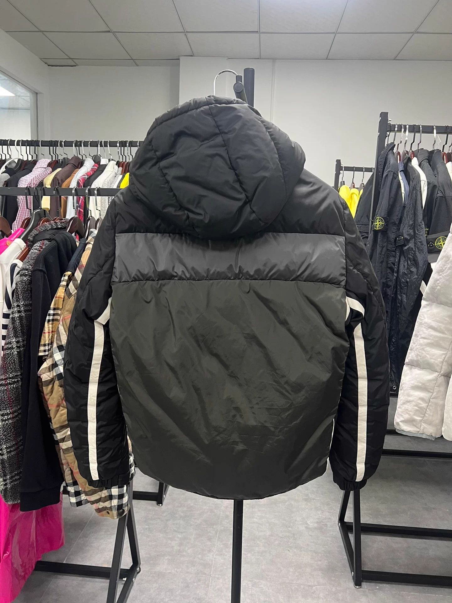 Moncler Moncler Men's Short Down Jacket Size US M / EU 48-50 / 2 - 2 Thumbnail