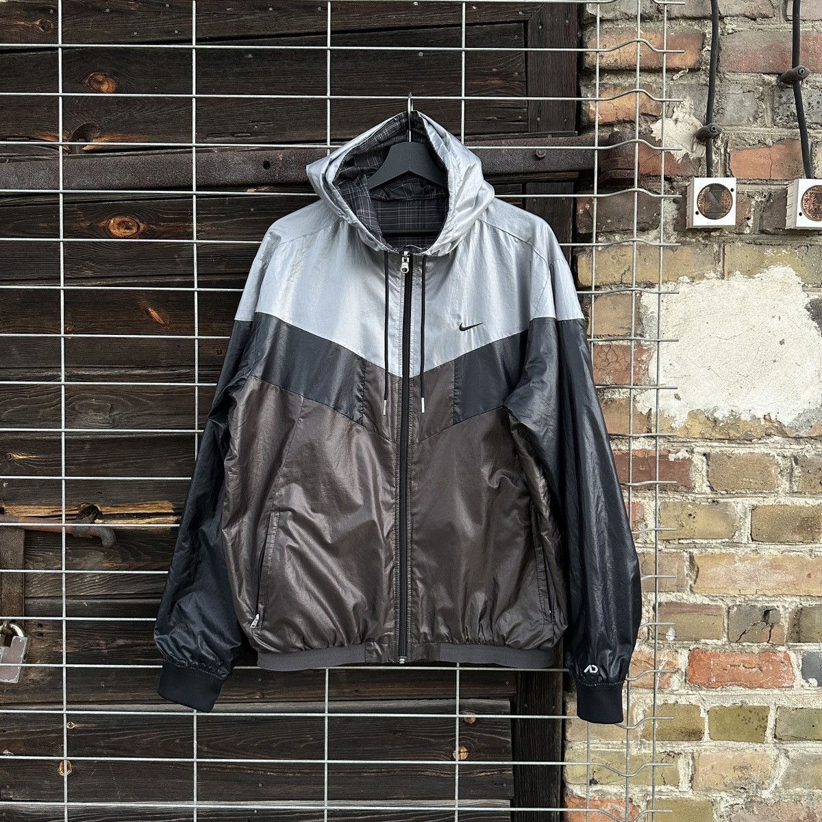 Nike Vintage Nike Jacket 2in1 Nylon Drill Y2k Style Hip Hop Sport Size US L / EU 52-54 / 3 - 4 Thumbnail