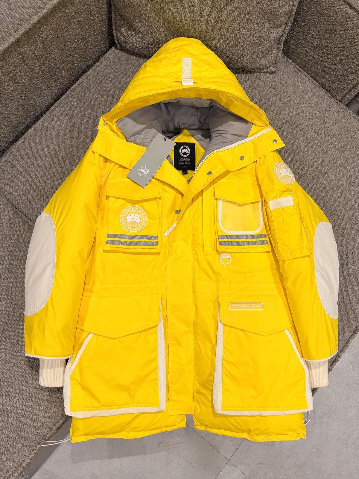 Canada Goose CANADA GOOSE Snow Mantra Parka Down Jacket Coat Size M Size US M / EU 48-50 / 2 - 1 Thumbnail