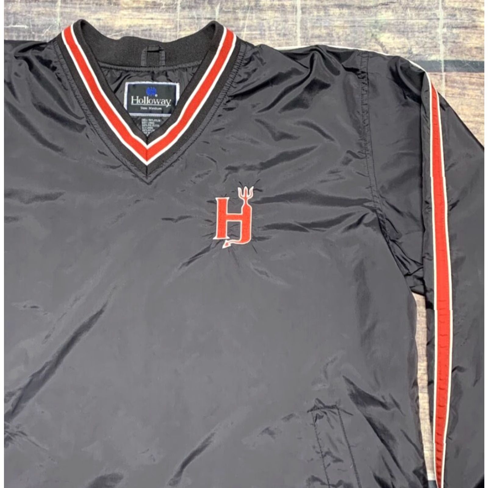 Holloway Holloway Pullover Jacket V-Neck Size Medium Black 2 Pockets Front Logo Jacket/Coat Length Short Mens Size US M / EU 48-50 / 2 - 2 Thumbnail