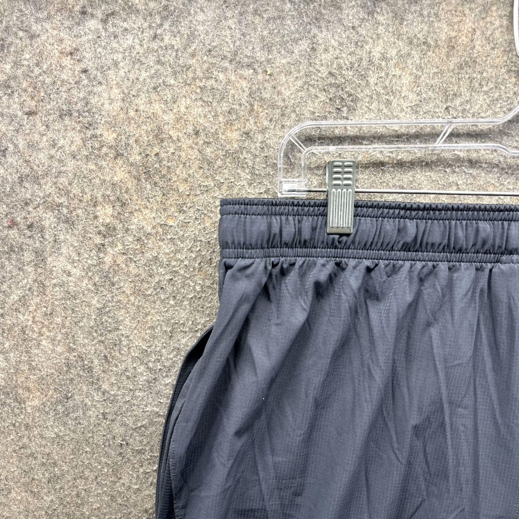 Under Armour Under Armour Shorts Mens XL Gray HeatGear Fitted Running Athletic 8 Inseam Size US 36 / EU 52 - 6 Thumbnail