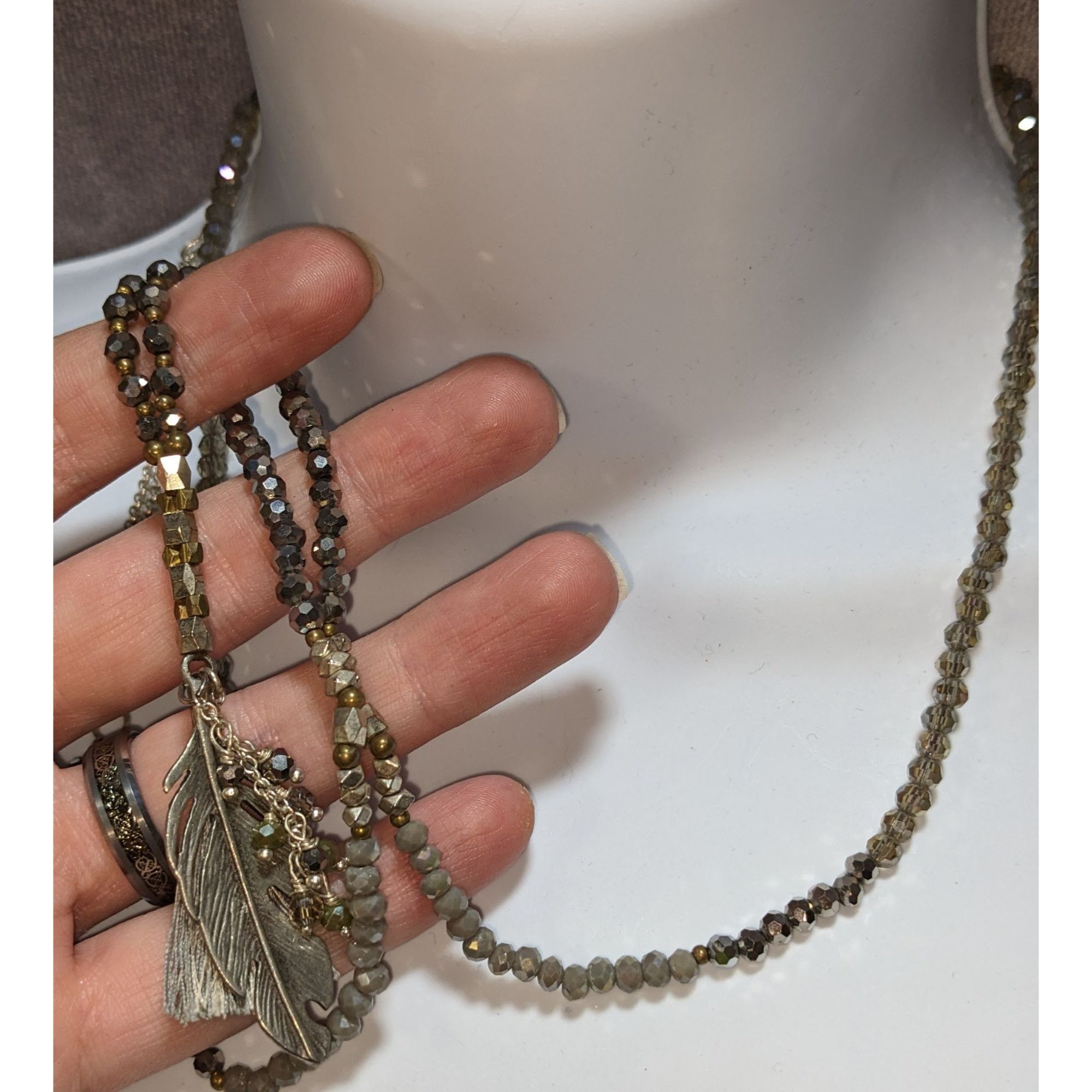 Other Bohemian Sparkly Beaded Necklace With Metal Feather Pendant Size ONE SIZE - 6 Thumbnail