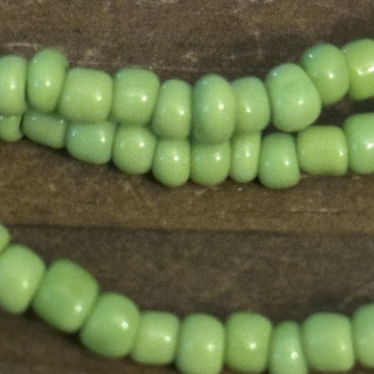 Vintage Vintage long lime green glass bead necklace Size ONE SIZE - 5 Thumbnail
