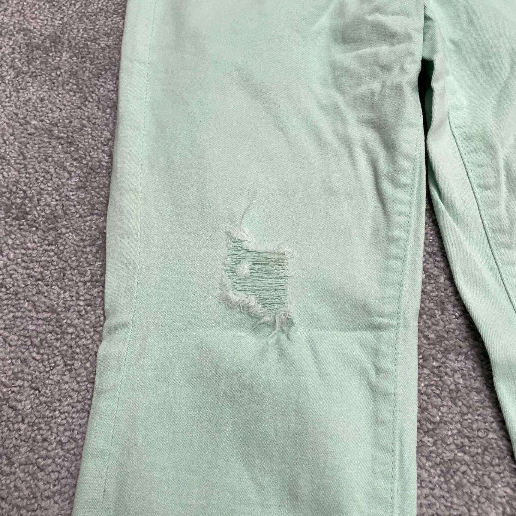 Old Navy **VINTAGE Old Navy Women's Green Mid-Rise Skinny Jeans 6 Regular Fit** User: **Old Navy Women's Green Mid-Rise Skinny Jeans Size 6 Regular Fit** Size 28" / US 6 / IT 42 - 2 Thumbnail