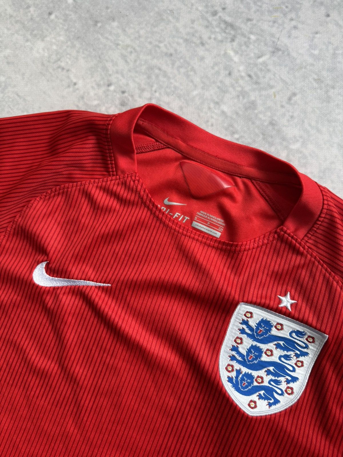Nike × Vintage Nike England red jersey tee Size US S / EU 44-46 / 1 - 5 Thumbnail