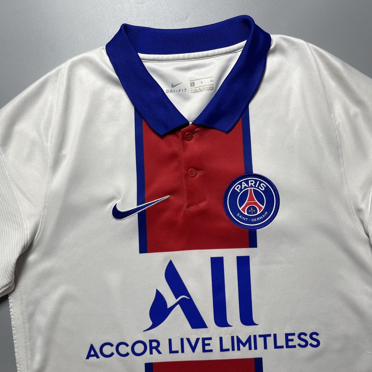 Vintage PSG NIKE 2020/2021 FOOTBALL SOCCER AWAY JERSEY #7 MBAPPE Size US S / EU 44-46 / 1 - 4 Thumbnail
