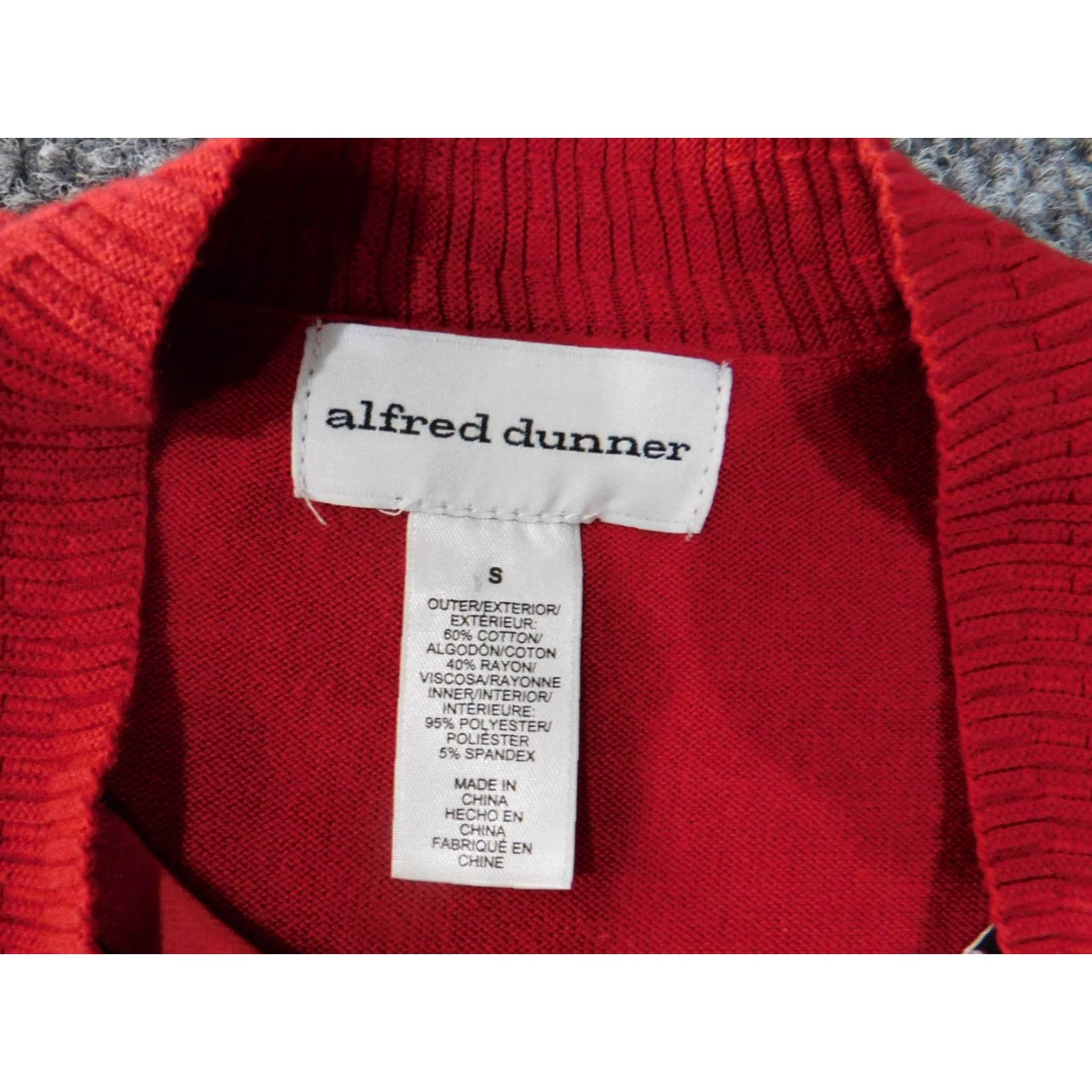 Vintage Alfred Dunner Sweater Womens Regular Small Red Geometric Knit Crew Neck Raglan Sleeve Stretch Cotton Rayon Spandex Cardigan Vintage No N/A Size S / US 4 / IT 40 - 5 Thumbnail
