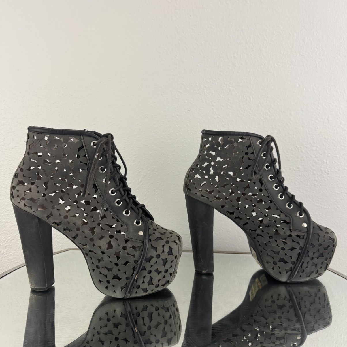 Jeffrey Campbell JEFFERY CAMPBELL Grey Leather Lita Daisy Platform Heels Size US 8 / IT 38 - 3 Thumbnail
