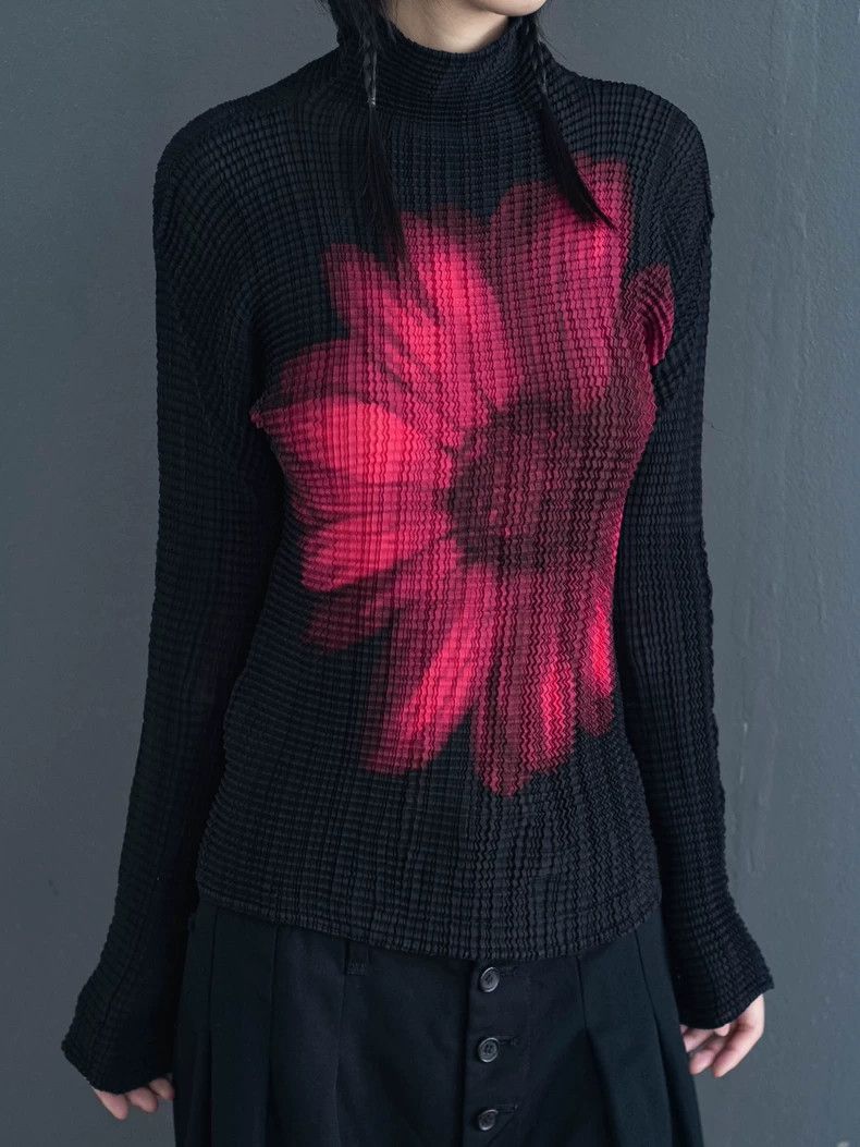 Issey Miyake Issey Miyake Black Daisy pleated top Size XS / US 0-2 / IT 36-38 - 3 Thumbnail