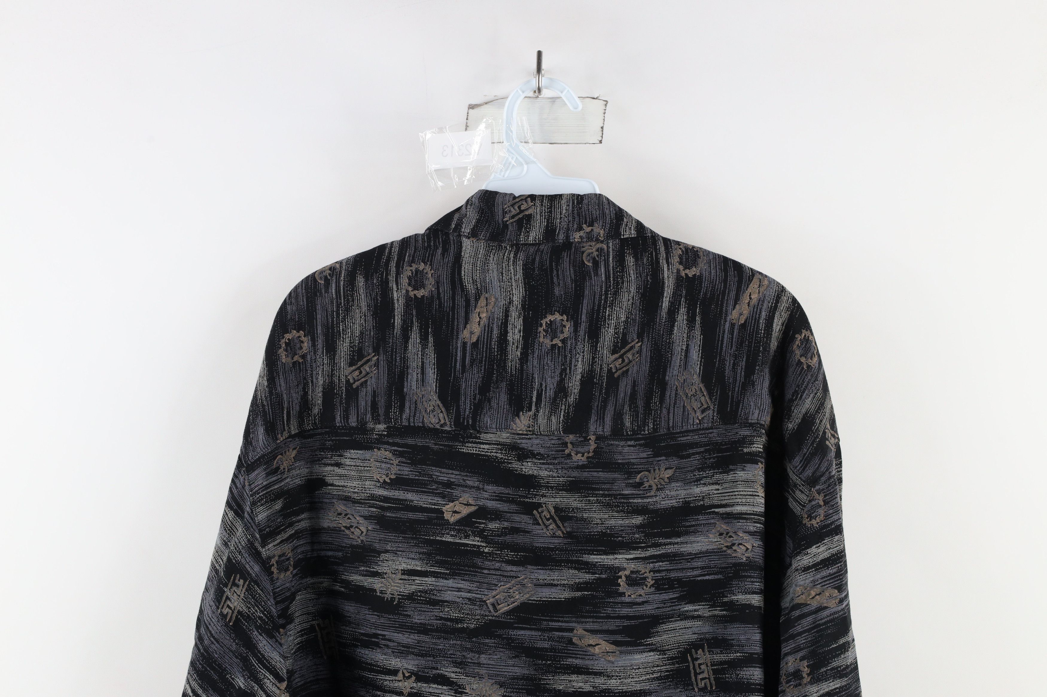 Vintage Vintage 90s Streetwear Art Collared Long Sleeve Button Shirt Size US XL / EU 56 / 4 - 10 Thumbnail
