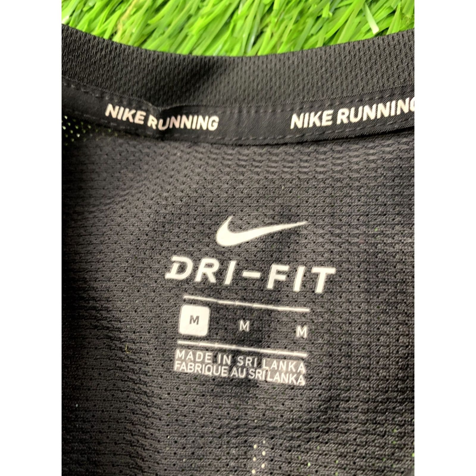 Nike Nike Running Shirt Mens M Black 2017 Dri-Fit T-Shirt Short Sleeve Crew Neck Vintage No Size US M / EU 48-50 / 2 - 6 Thumbnail