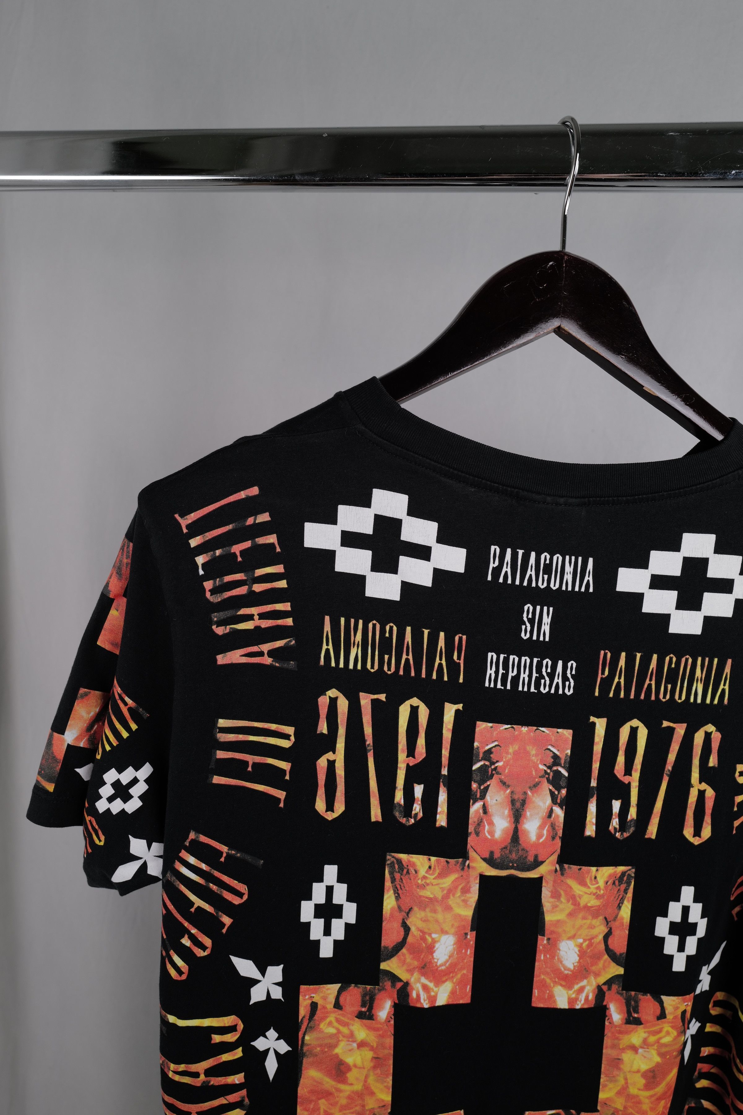 Marcelo Burlon Marcelo Burlon T-Shirt Size US M / EU 48-50 / 2 - 11 Thumbnail