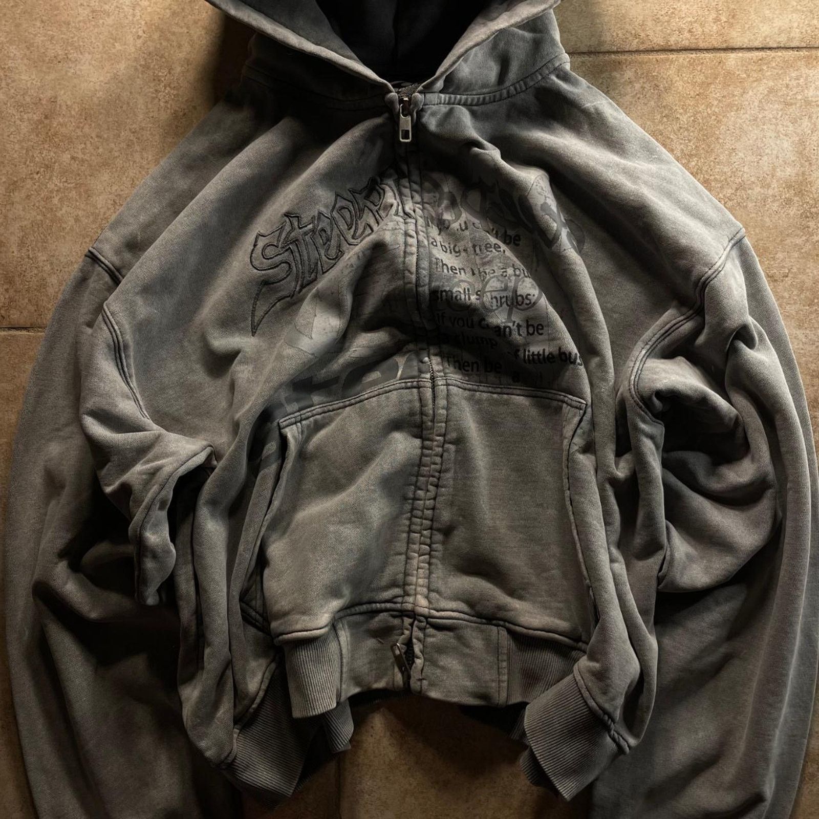 Japanese Brand × Vintage Vintage Faded Embroidered Gray Zip-Up Hoodie size Small Size US S / EU 44-46 / 1 - 2 Thumbnail
