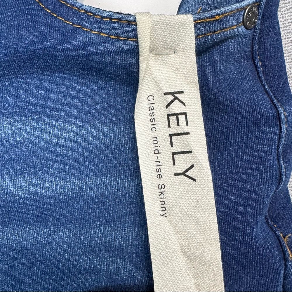 Elie Tahari NWT New Tahari Kelly Mid-Rise Skinny Blue Jeans Size 12 Pet Size 34" / US 12 / IT 48 - 9 Thumbnail