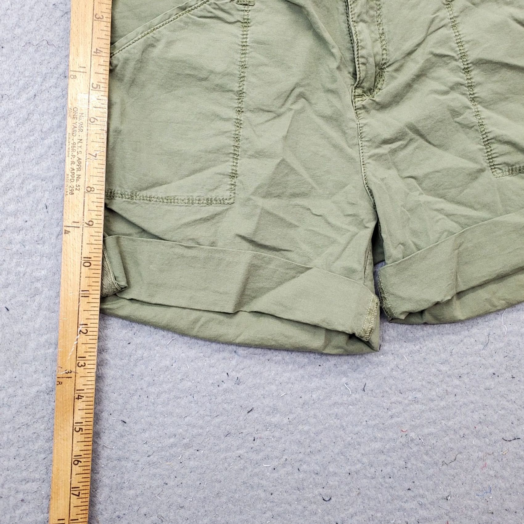 Sanctuary Sanctuary Standard Surplus Wanderer Shorts Womens 26 Green Stretch Cuffed Hem Size 26" / US 2 / IT 38 - 3 Thumbnail