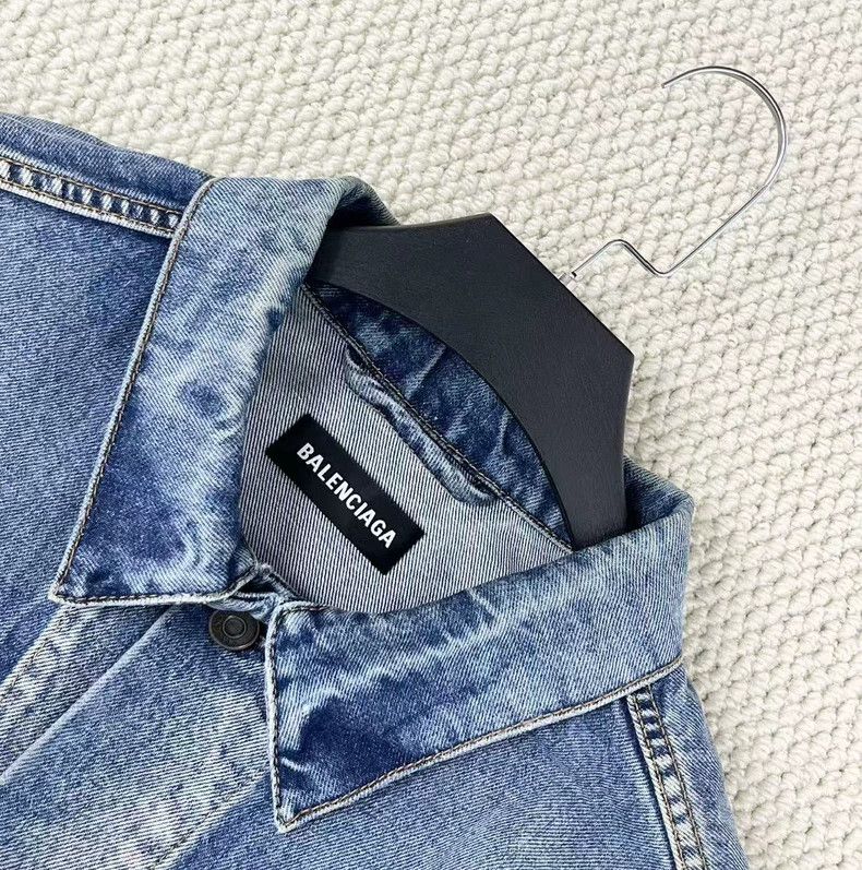 Balenciaga Balenciaga Distressed blue back double B logo denim jacket Size US S / EU 44-46 / 1 - 3 Thumbnail