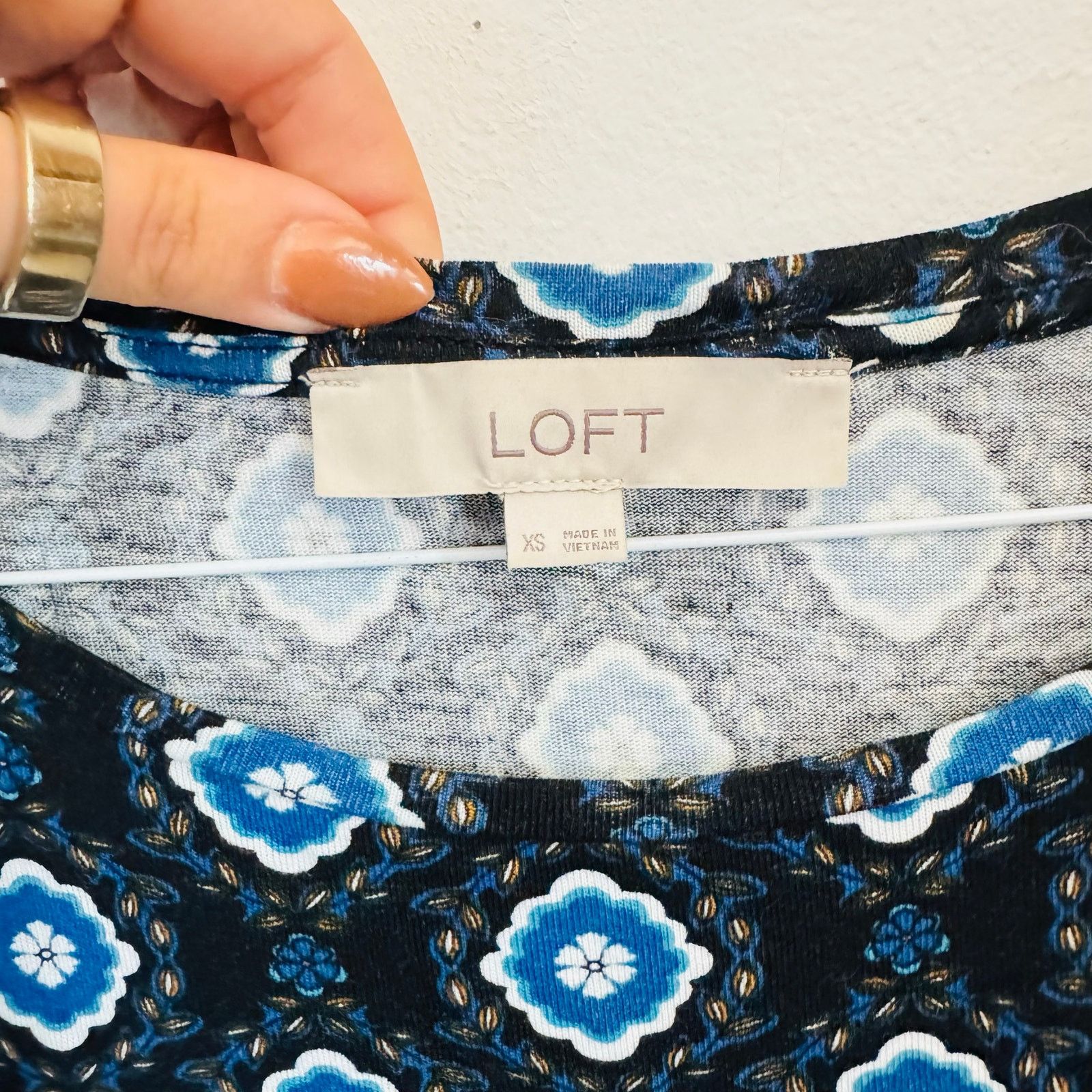 Loft LOFT Black White Blue Print Half Sleeve $68 Blouse Shirt XS Size XS / US 0-2 / IT 36-38 - 3 Thumbnail