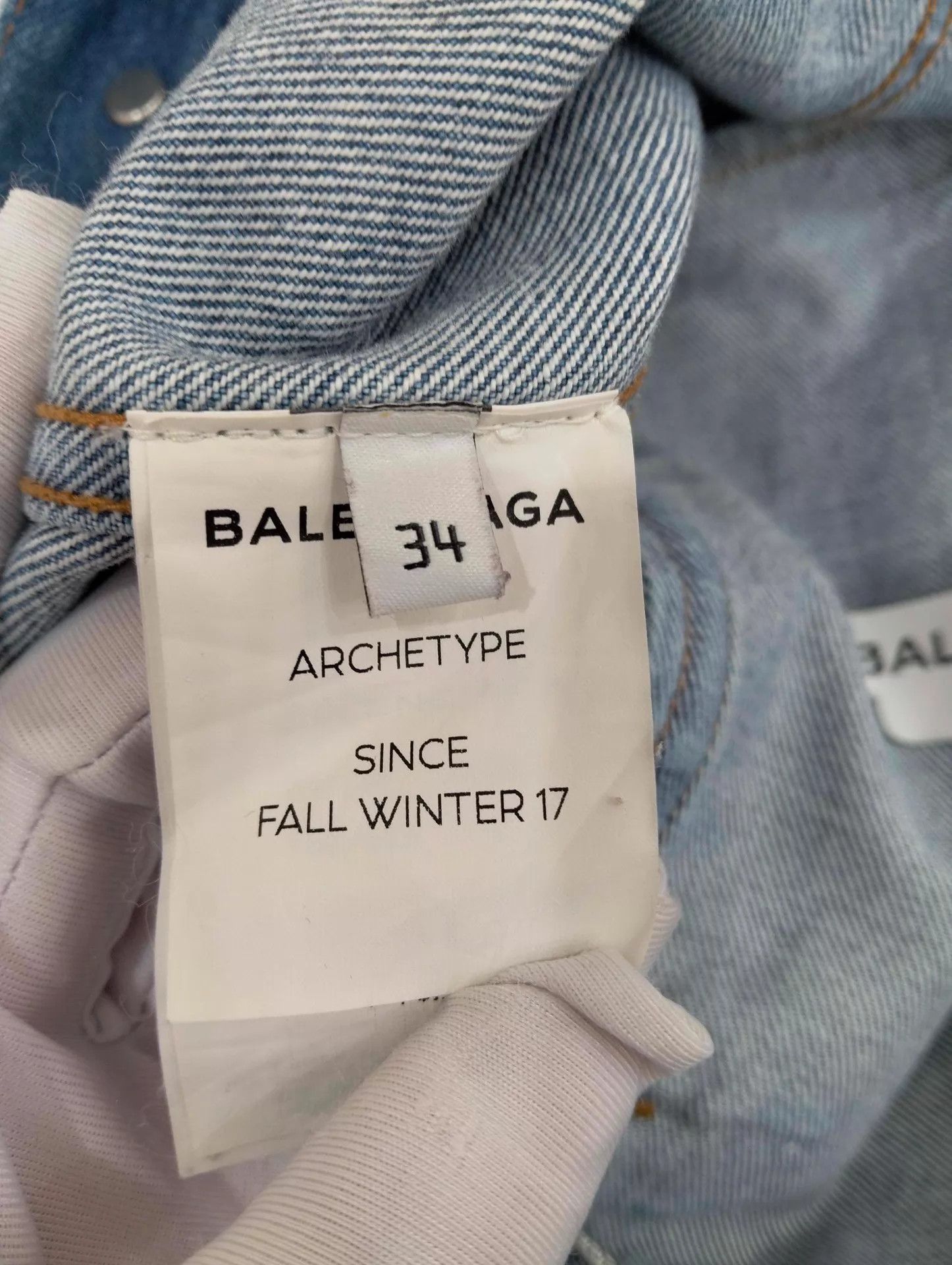 Balenciaga Balenciaga Back Logo Distressed Denim Jacket 34 Size XXS / US 00 / IT 34 - 6 Thumbnail