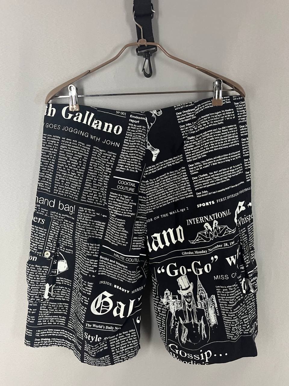 John Galliano John Galliano Shorts Newspaper Black Size US 36 / EU 52 - 5 Thumbnail